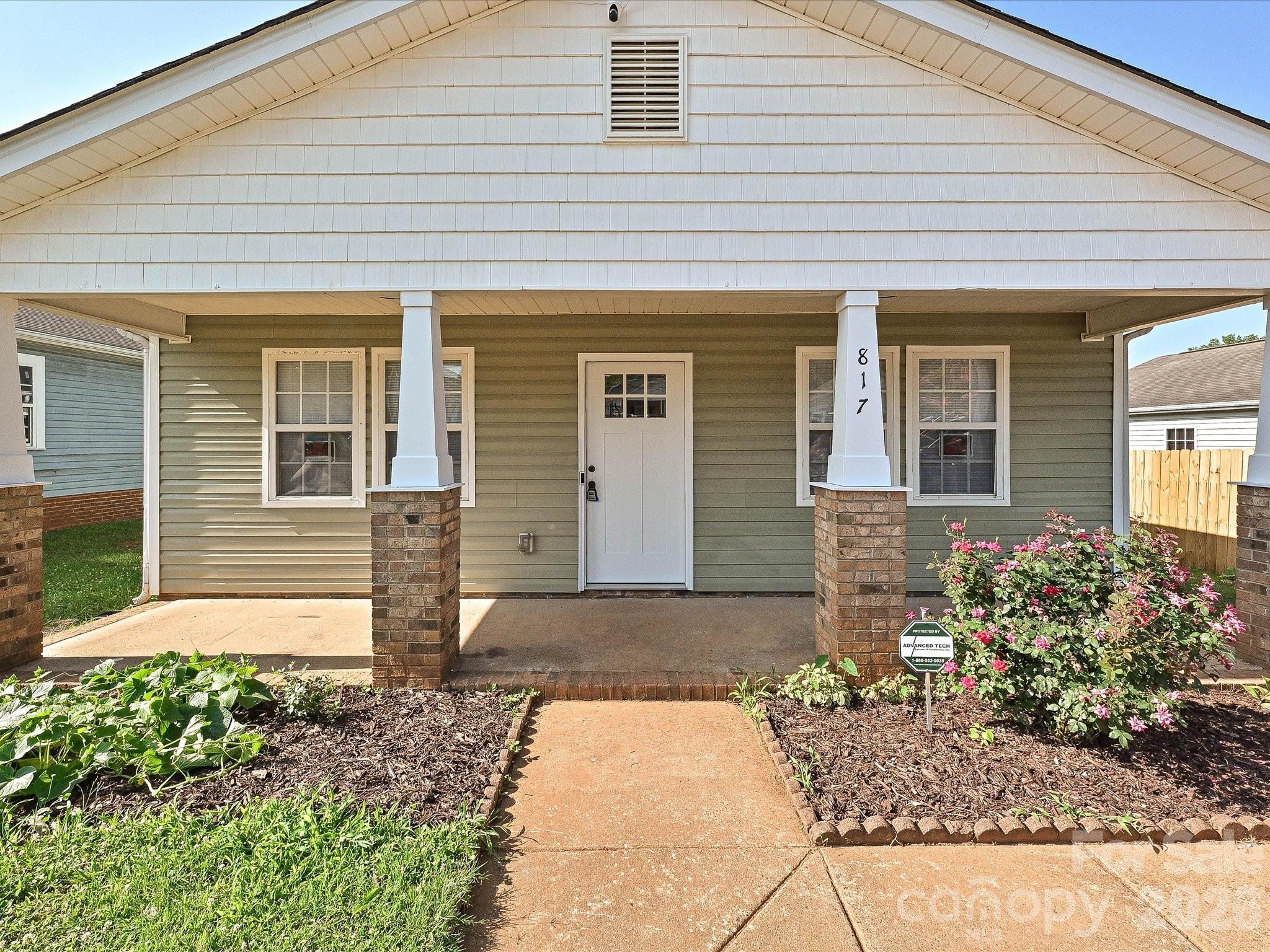 817 Wainwright Avenue — Charlotte