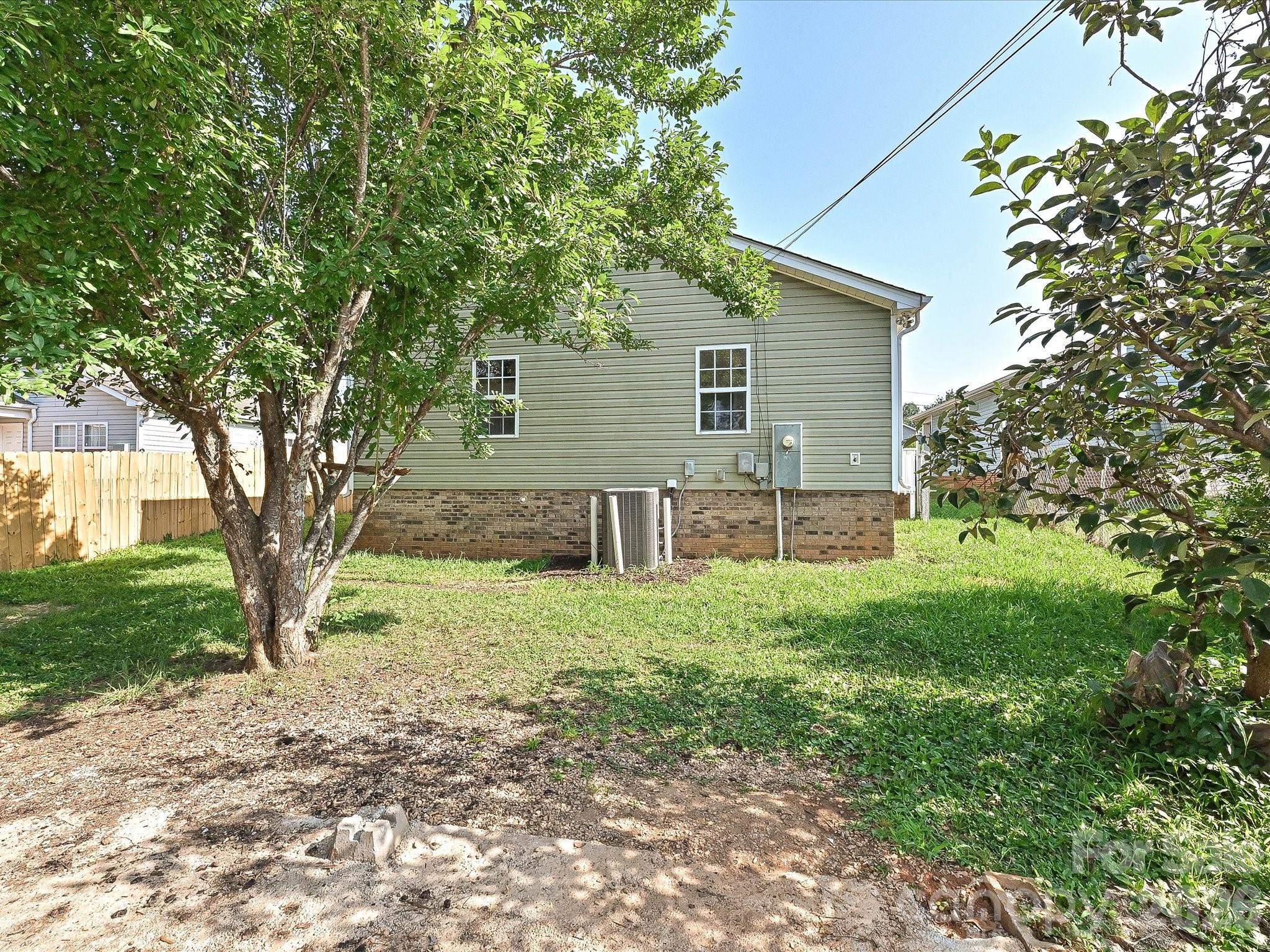 817 Wainwright Avenue — Charlotte