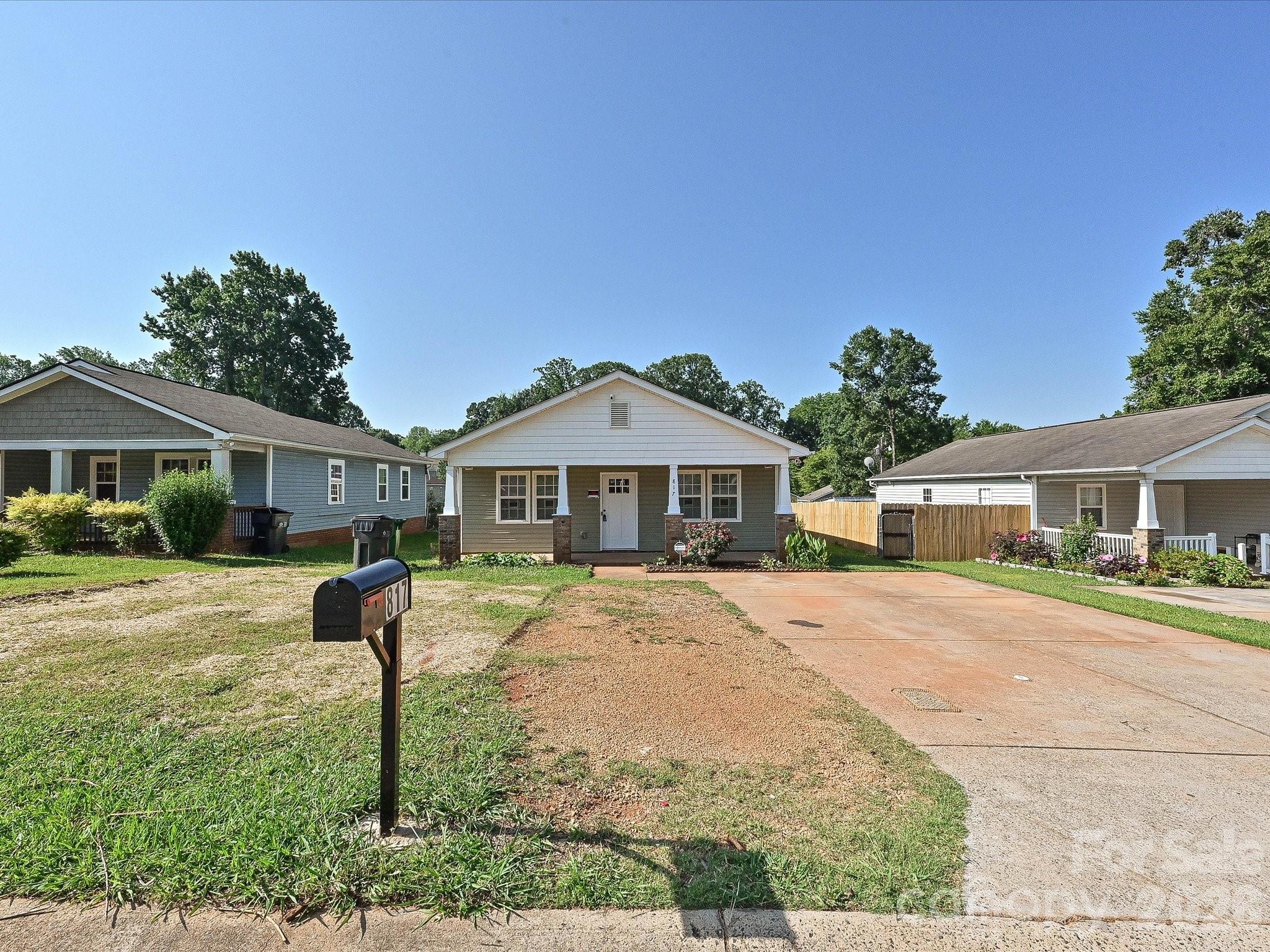 817 Wainwright Avenue — Charlotte
