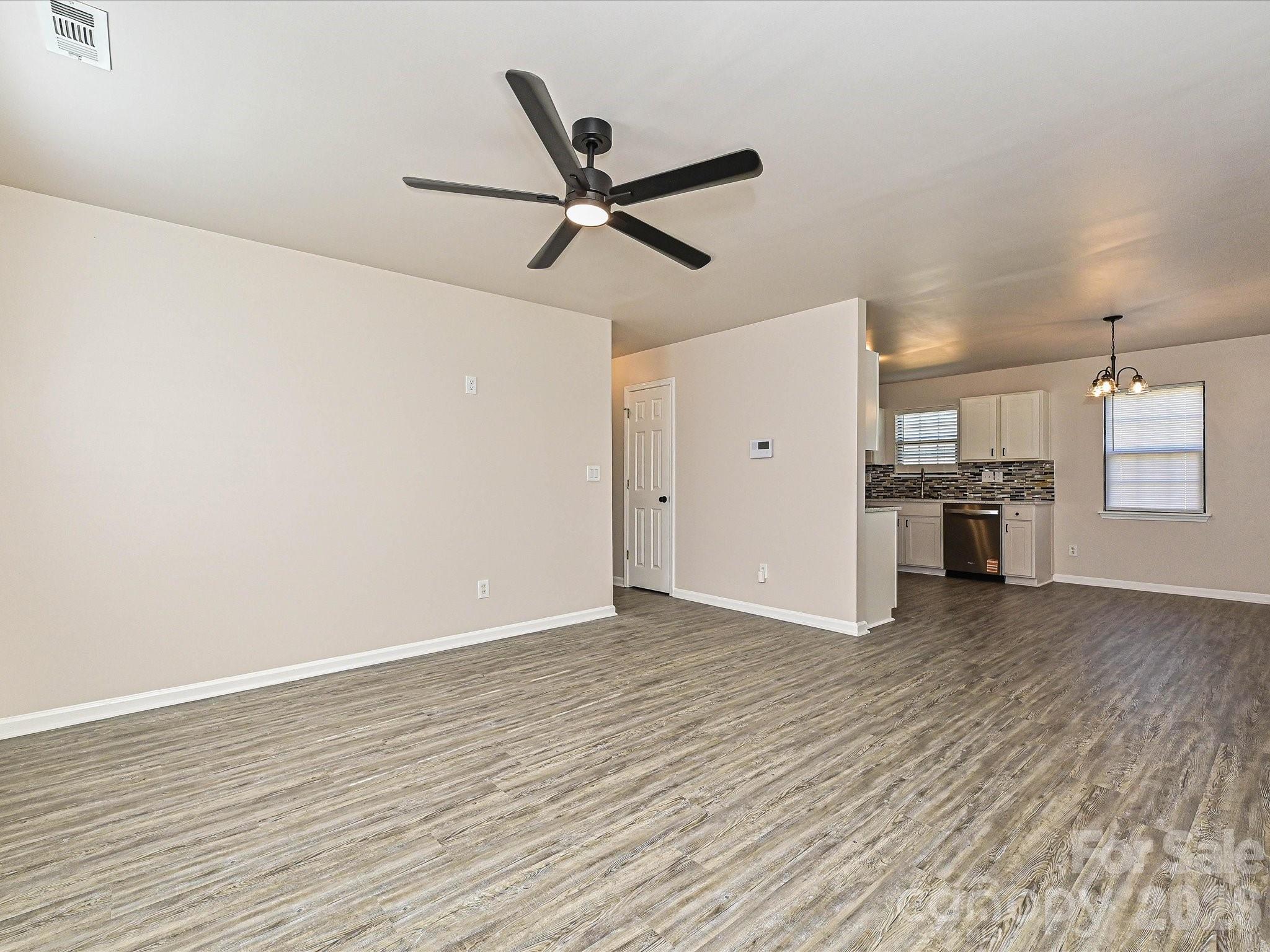 817 Wainwright Avenue — Charlotte