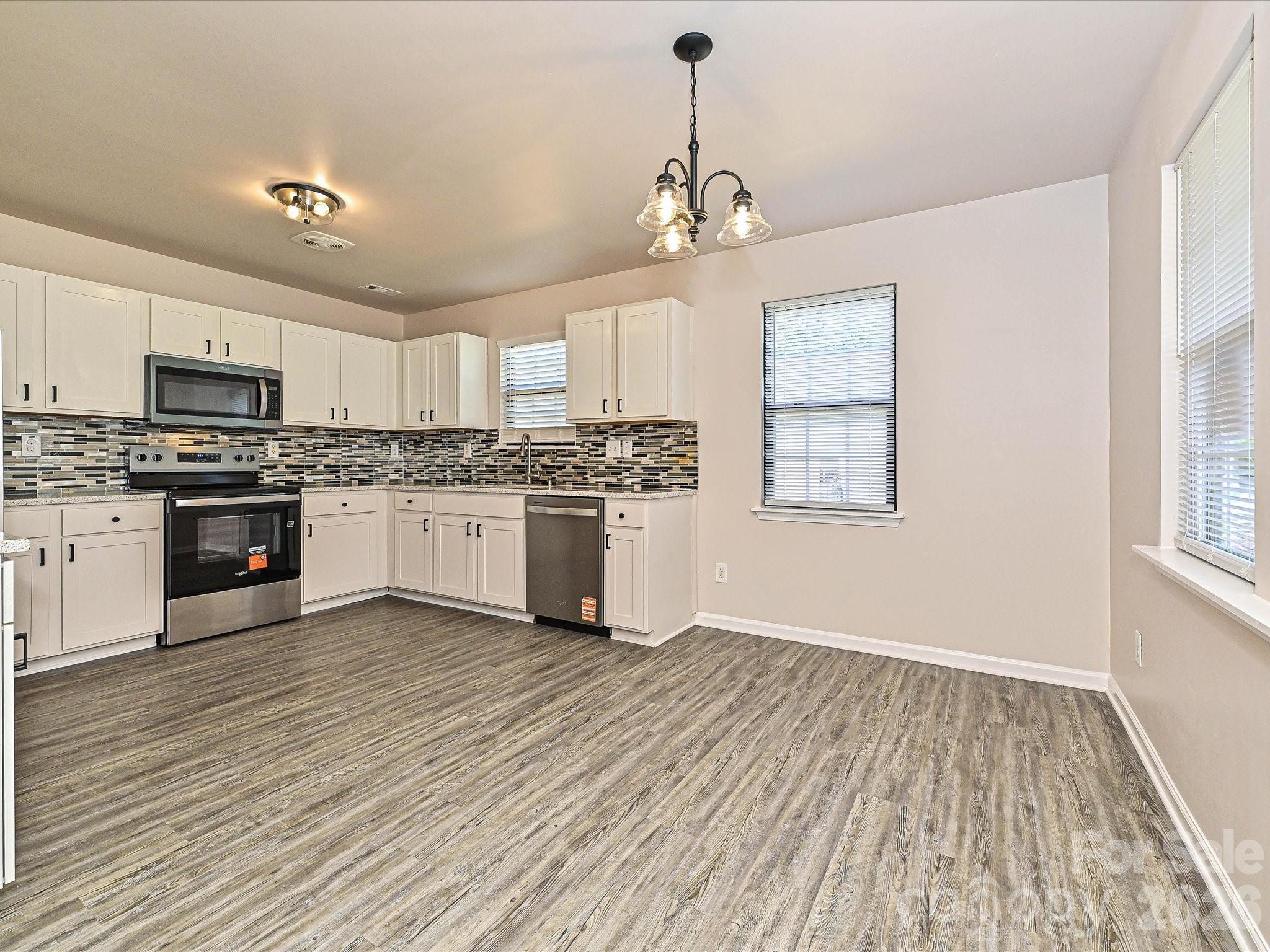 817 Wainwright Avenue — Charlotte