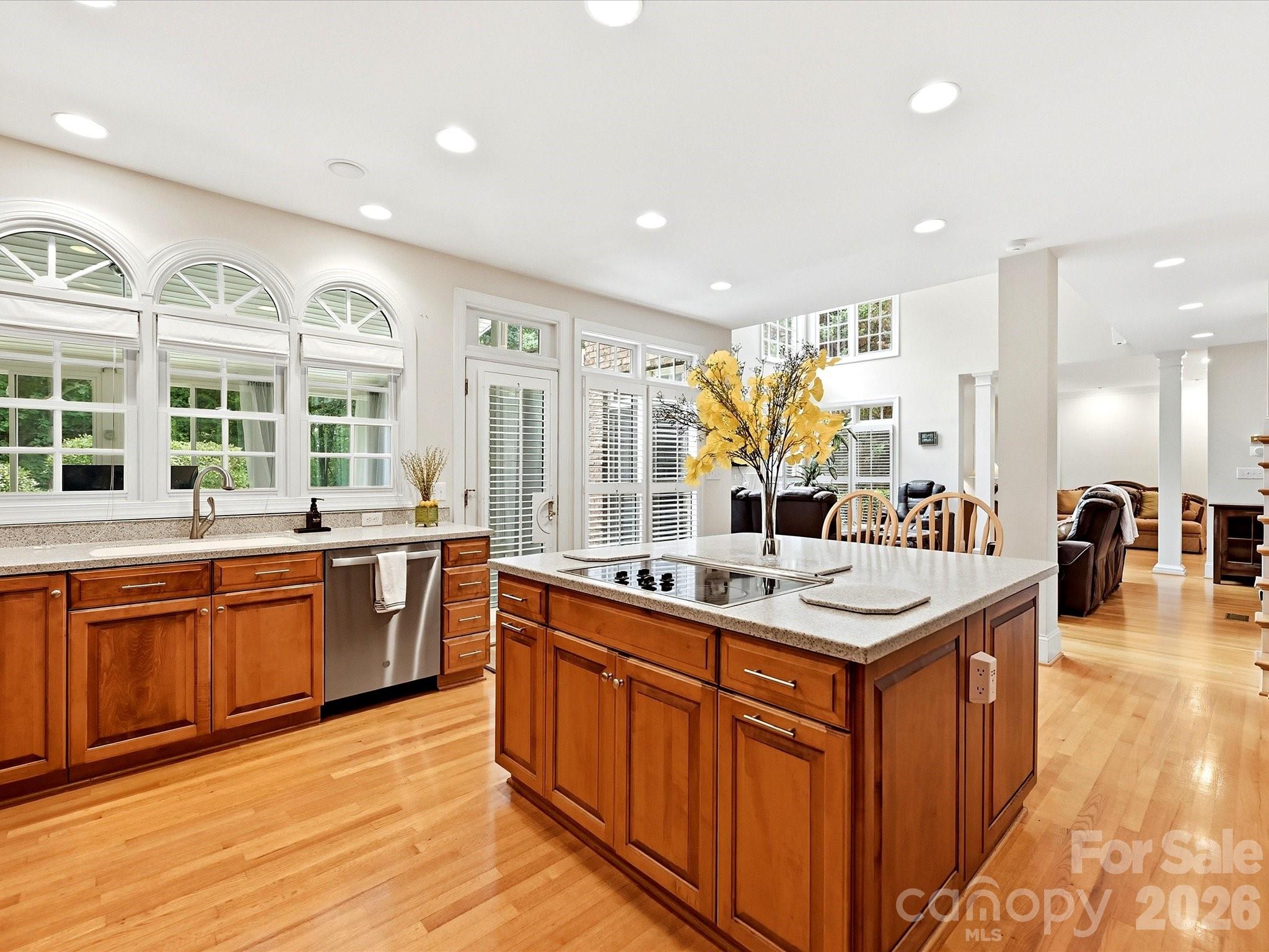 2744 W Pinewood Road — Chester
