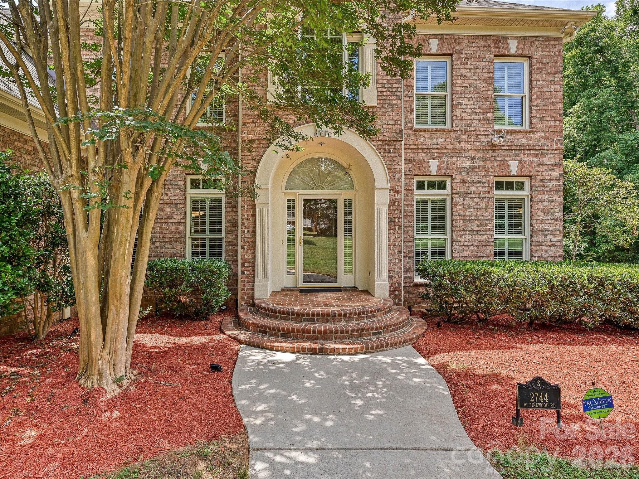 2744 W Pinewood Road — Chester