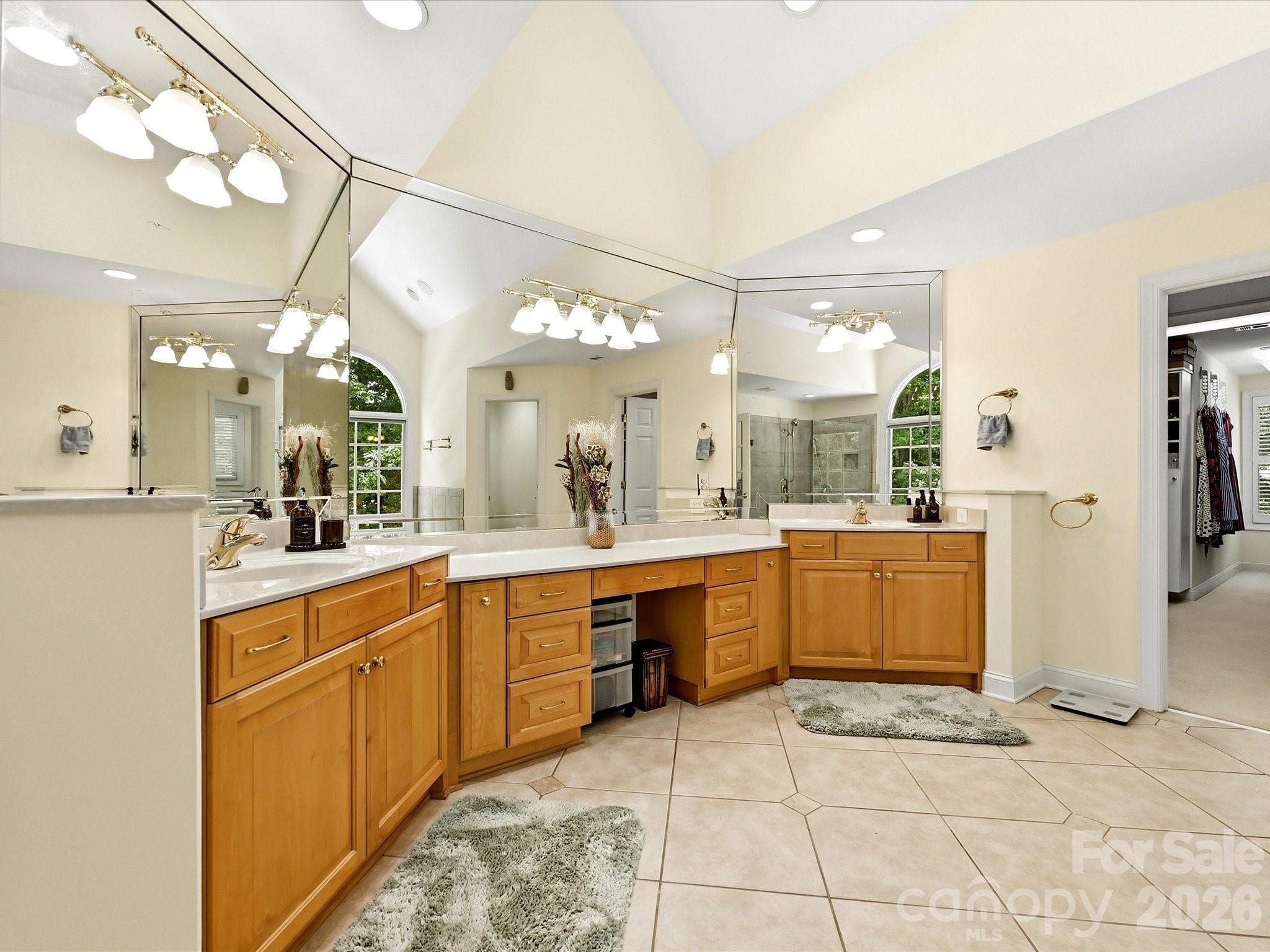 2744 W Pinewood Road — Chester