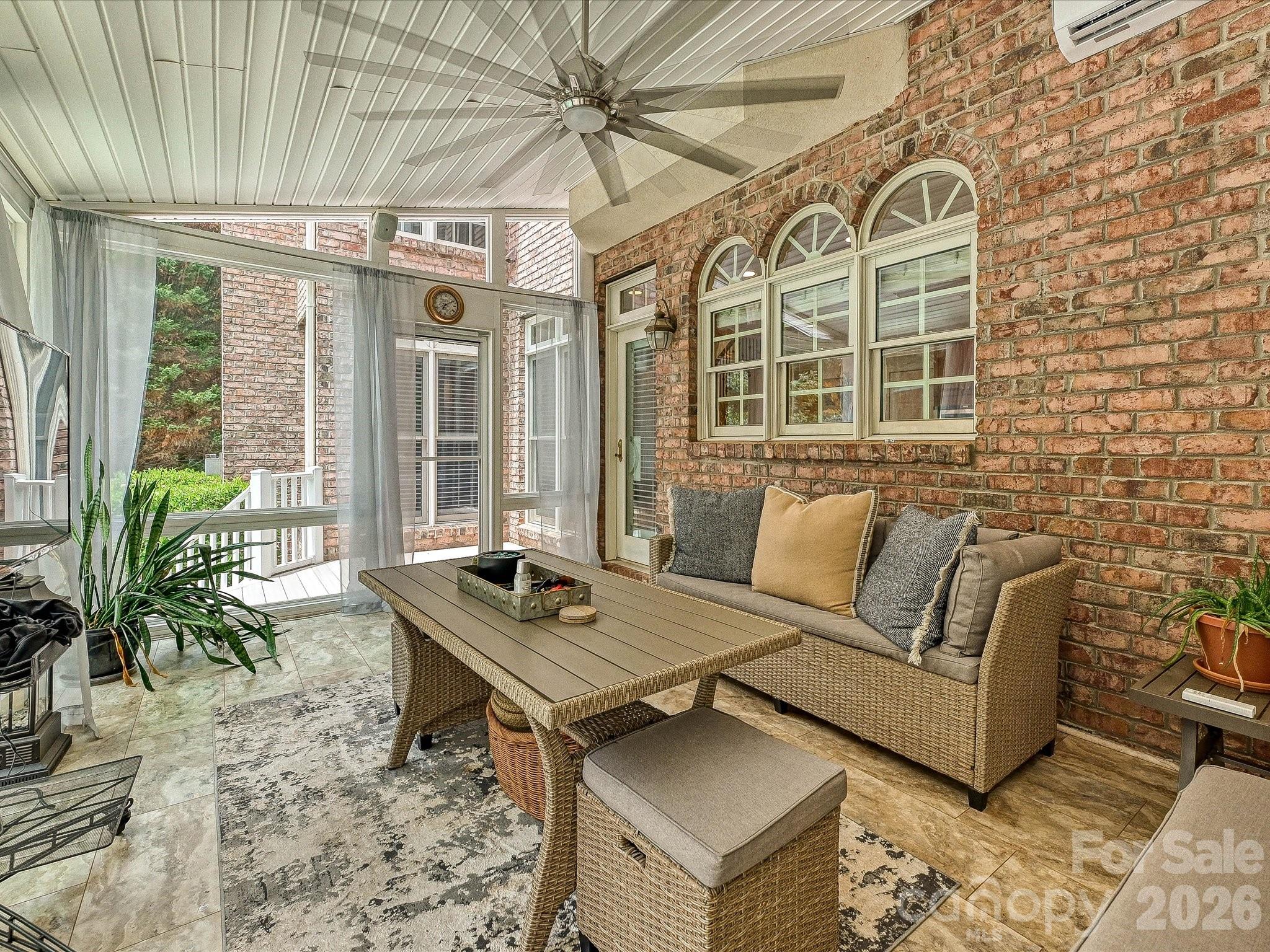 2744 W Pinewood Road — Chester