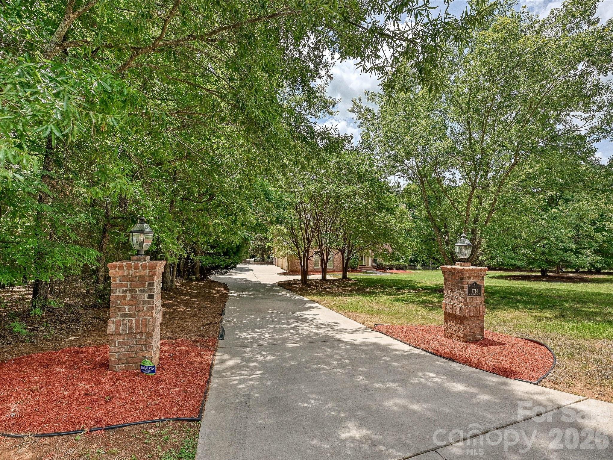 2744 W Pinewood Road — Chester
