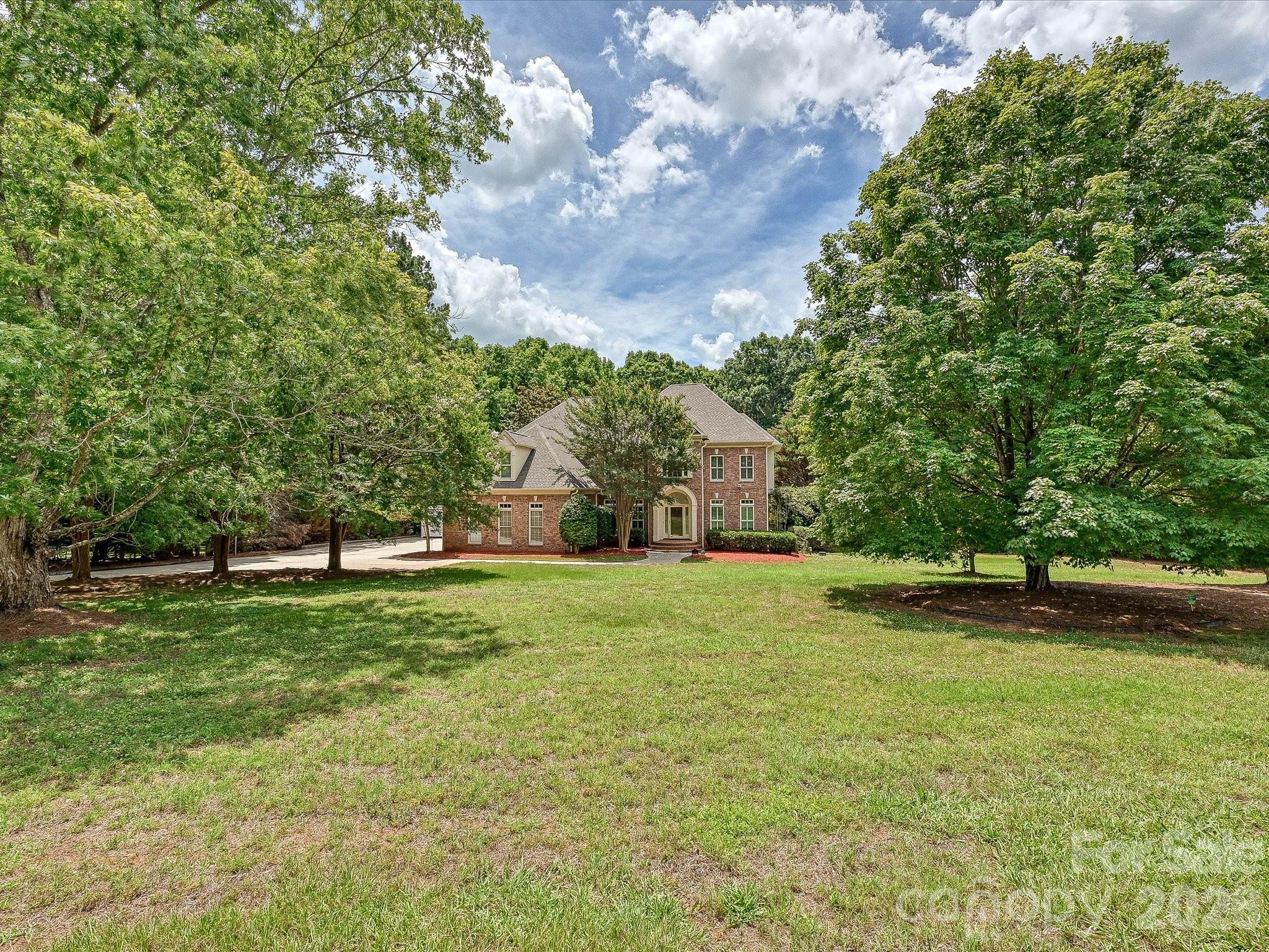 2744 W Pinewood Road — Chester