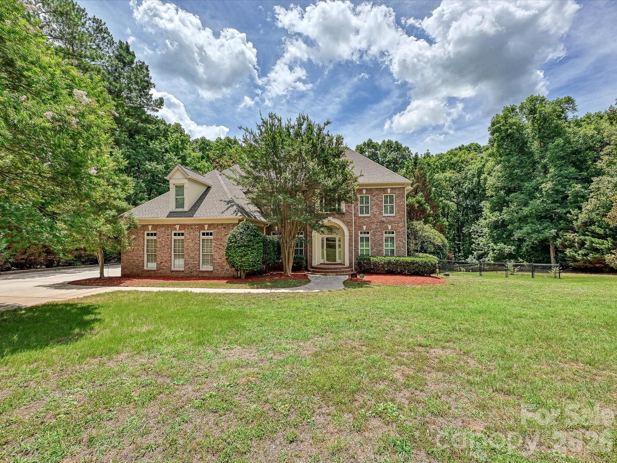 2744 W Pinewood Road — Chester