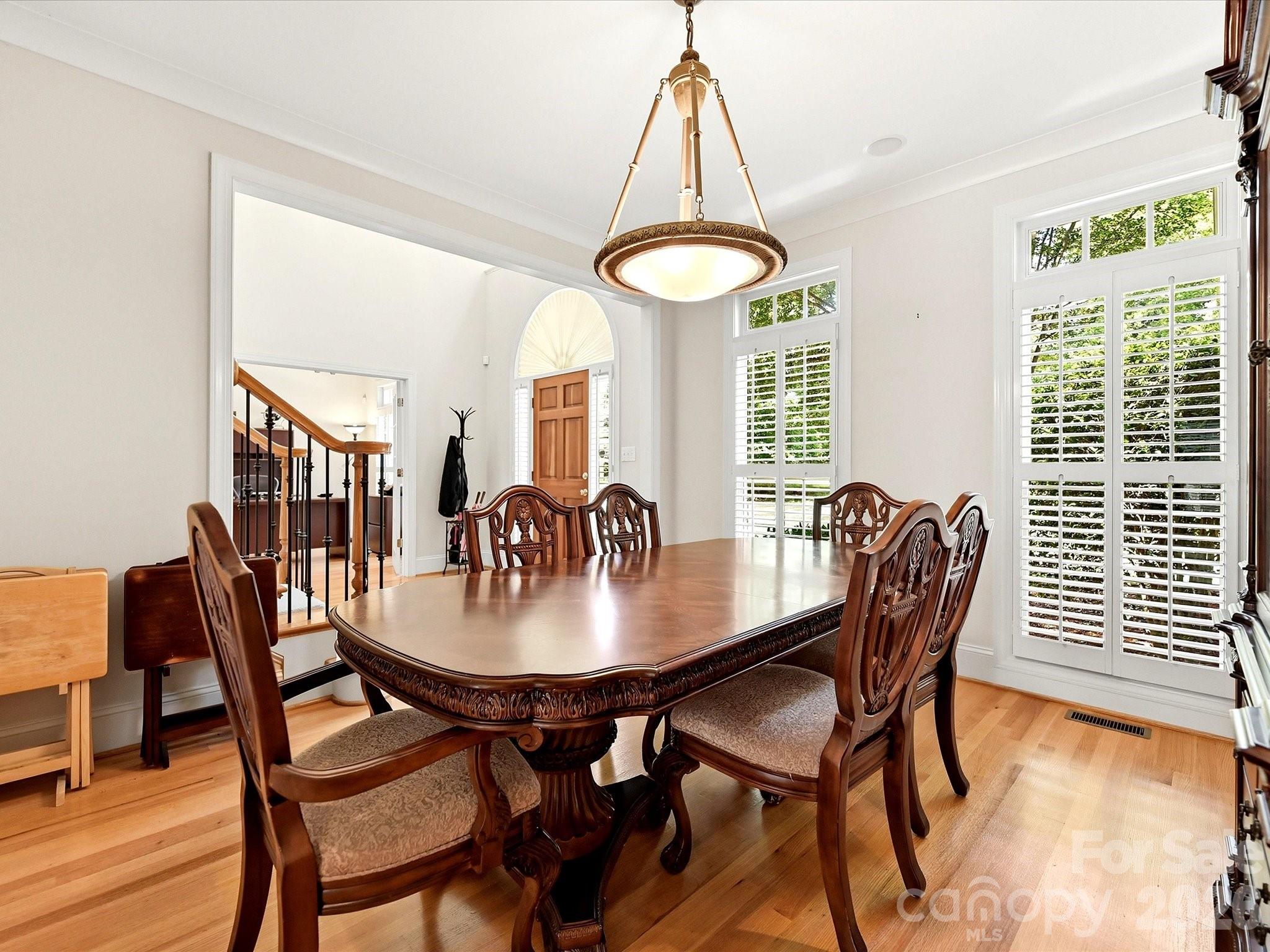2744 W Pinewood Road — Chester
