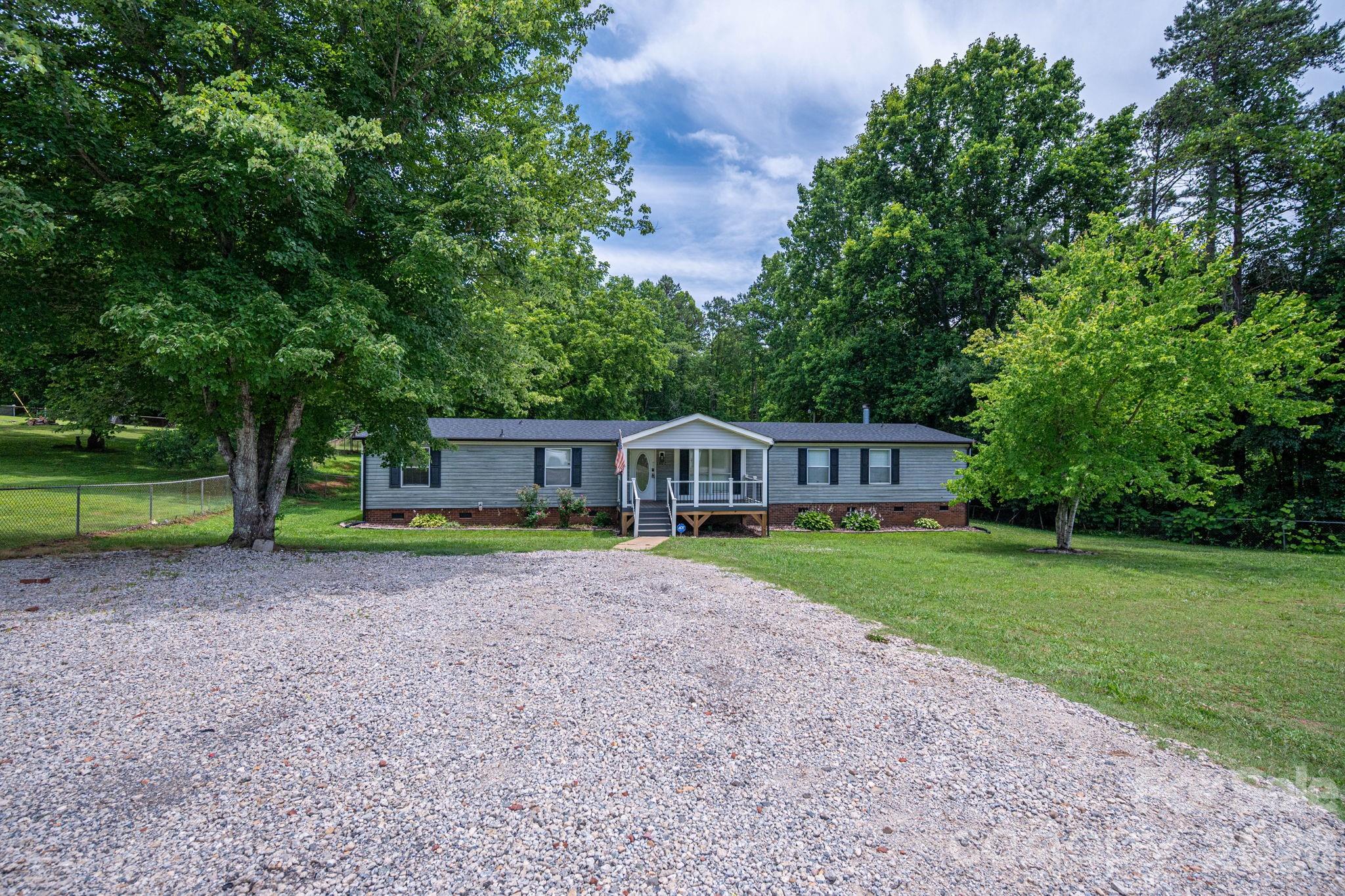 1002 Kiser Road — Bessemer City