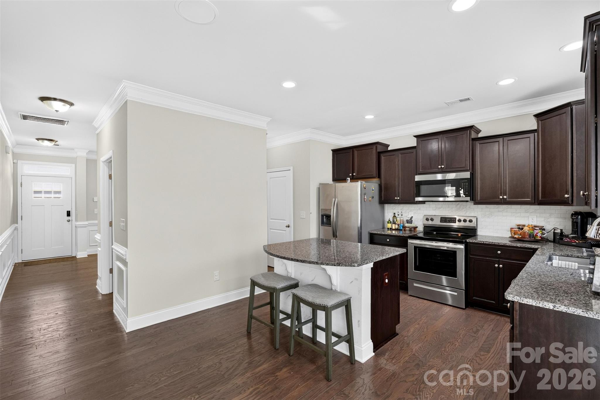 222 Santa Ana Way — Duncan