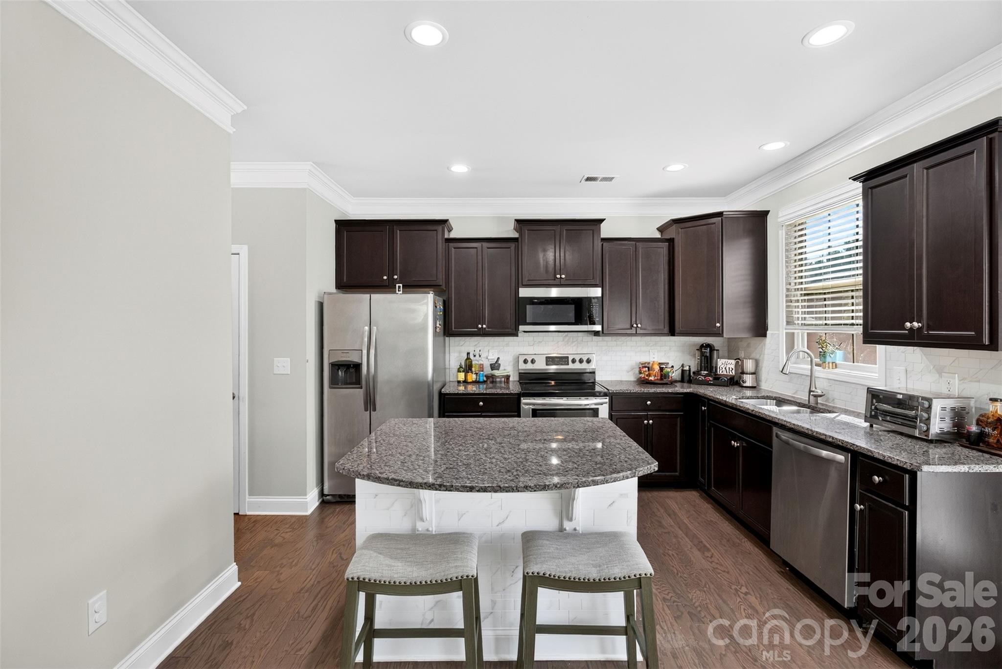 222 Santa Ana Way — Duncan