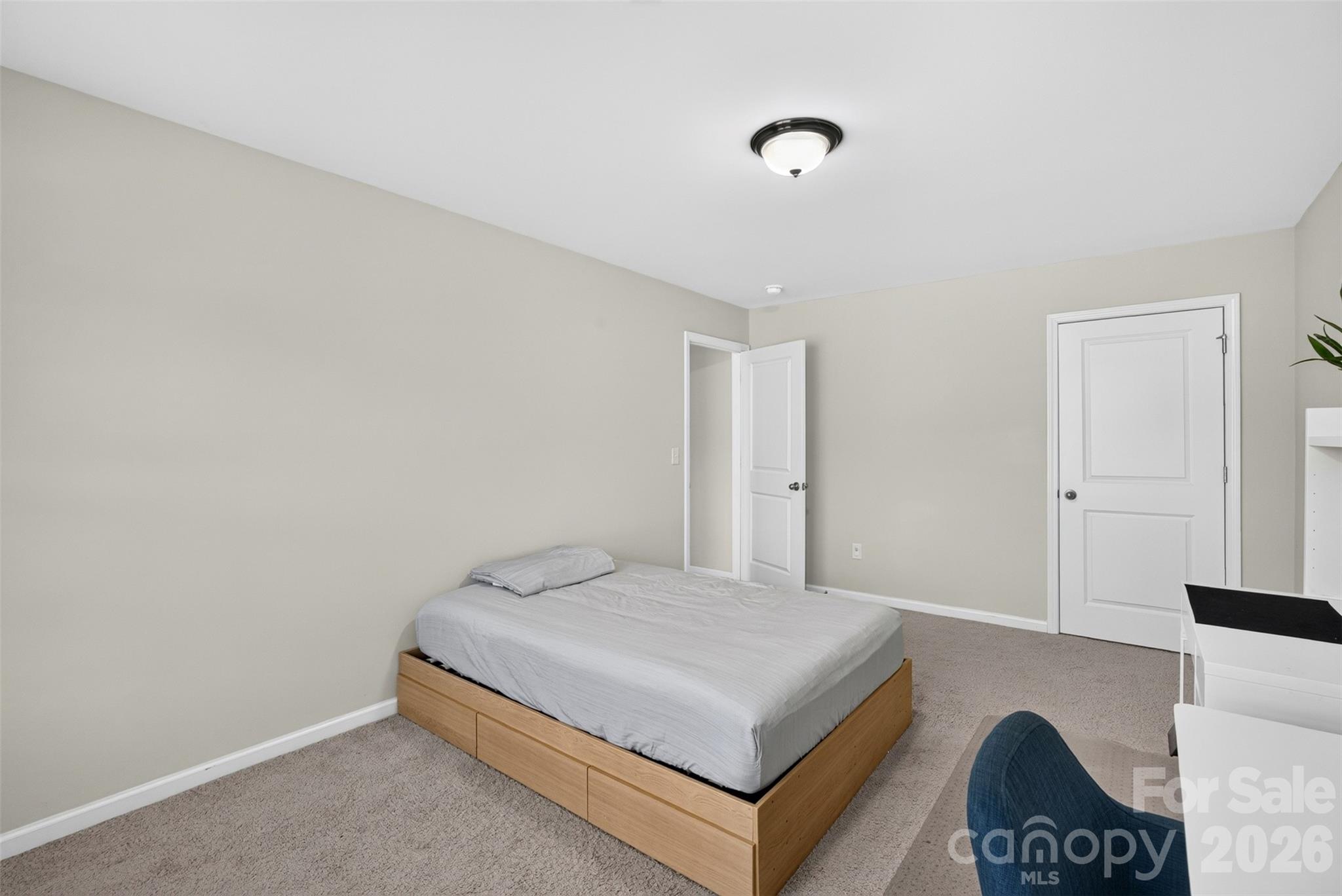 222 Santa Ana Way — Duncan