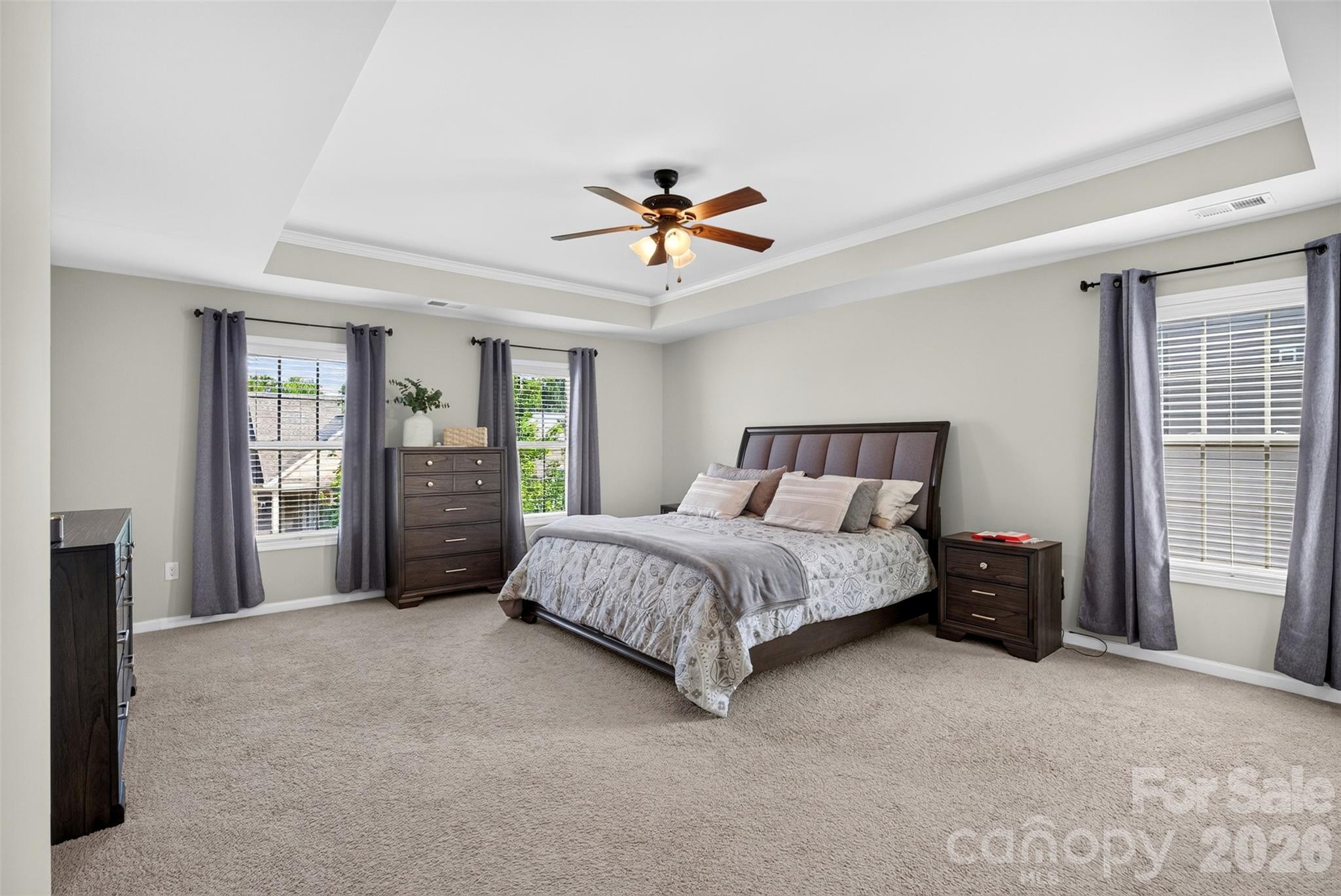 222 Santa Ana Way — Duncan