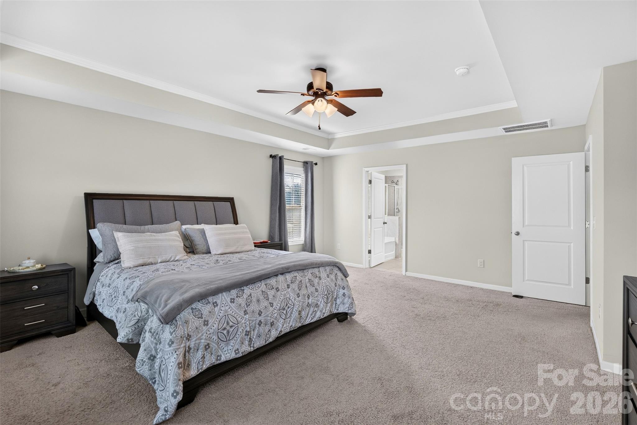 222 Santa Ana Way — Duncan