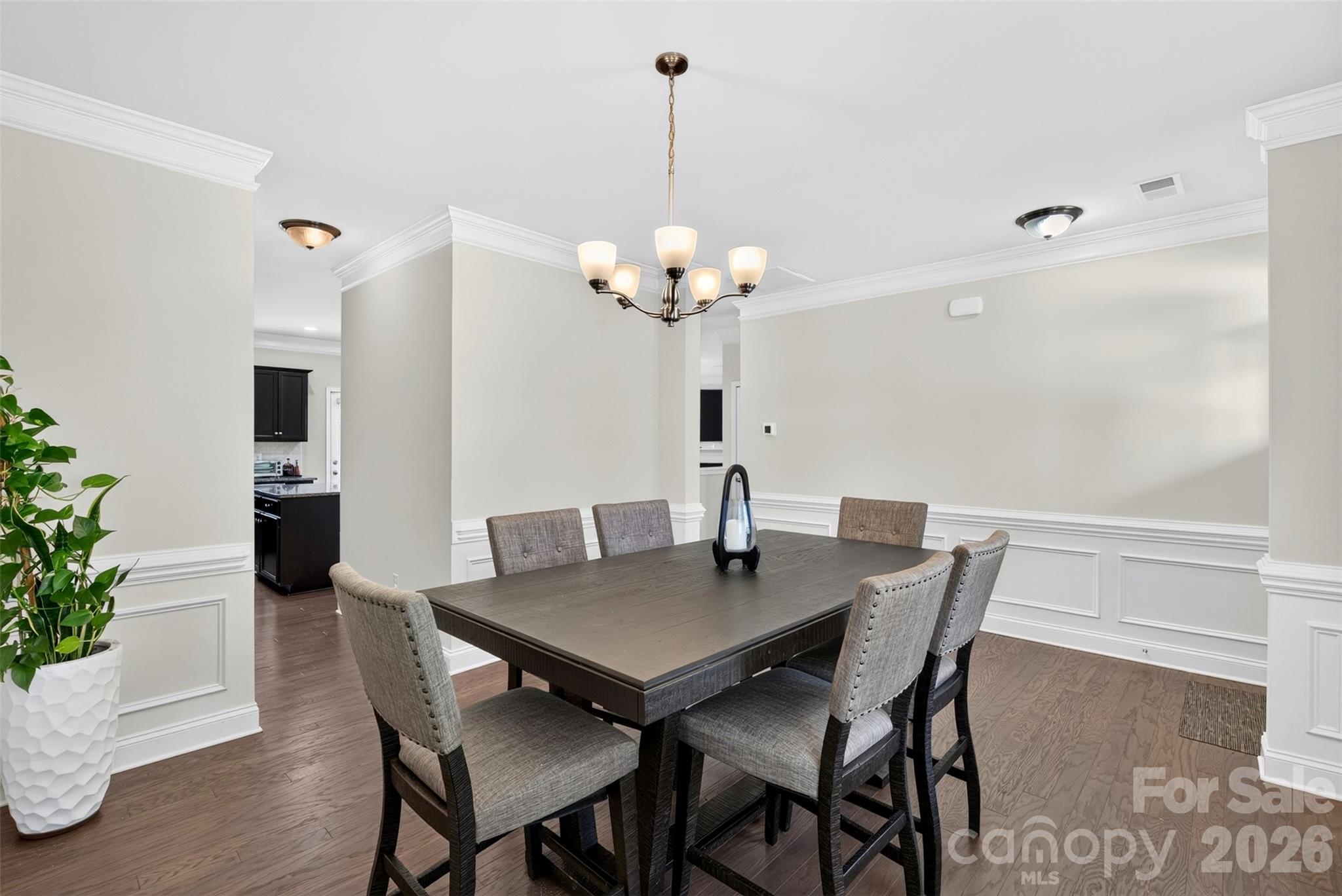 222 Santa Ana Way — Duncan