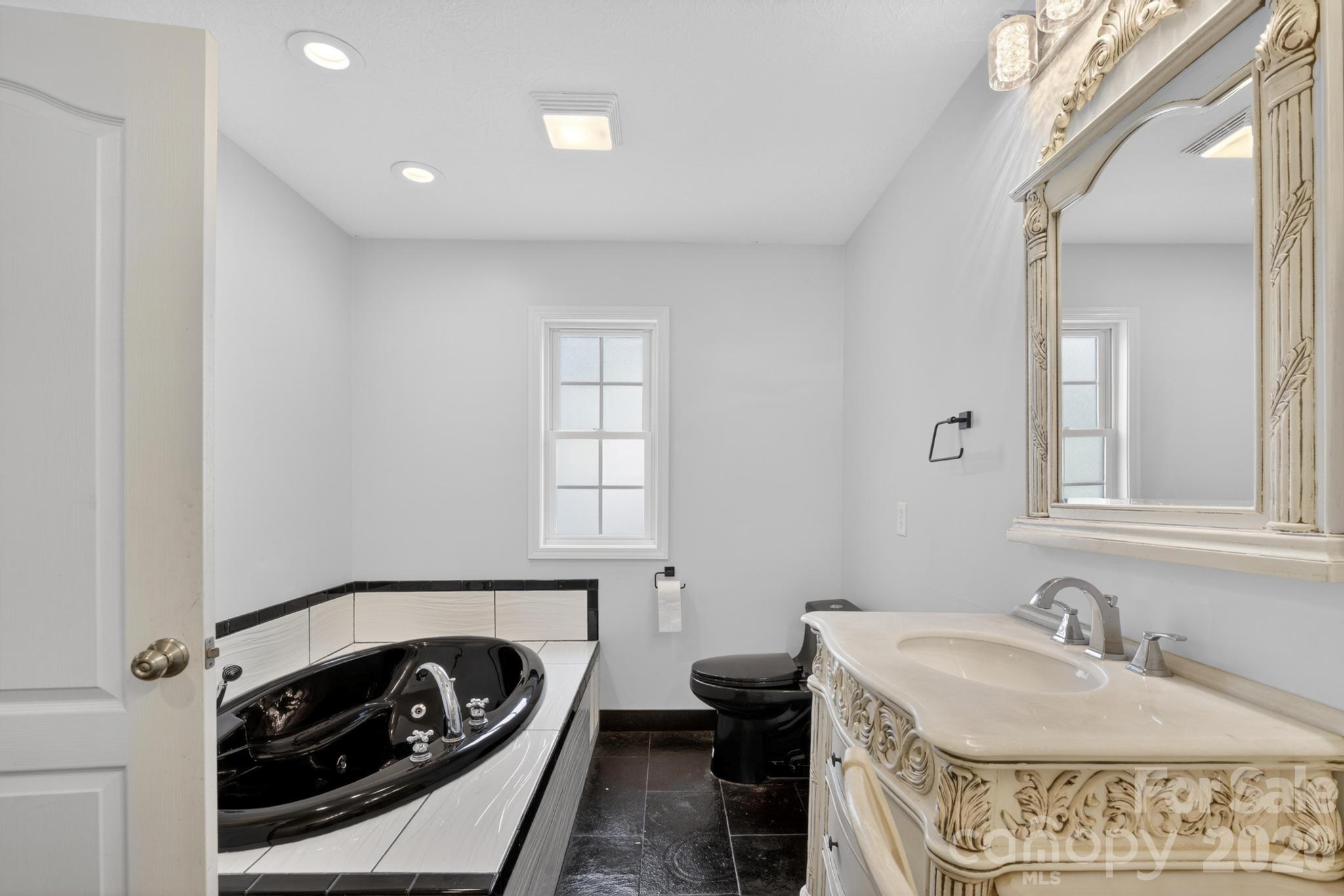 1590 Mayfair Drive — Conover