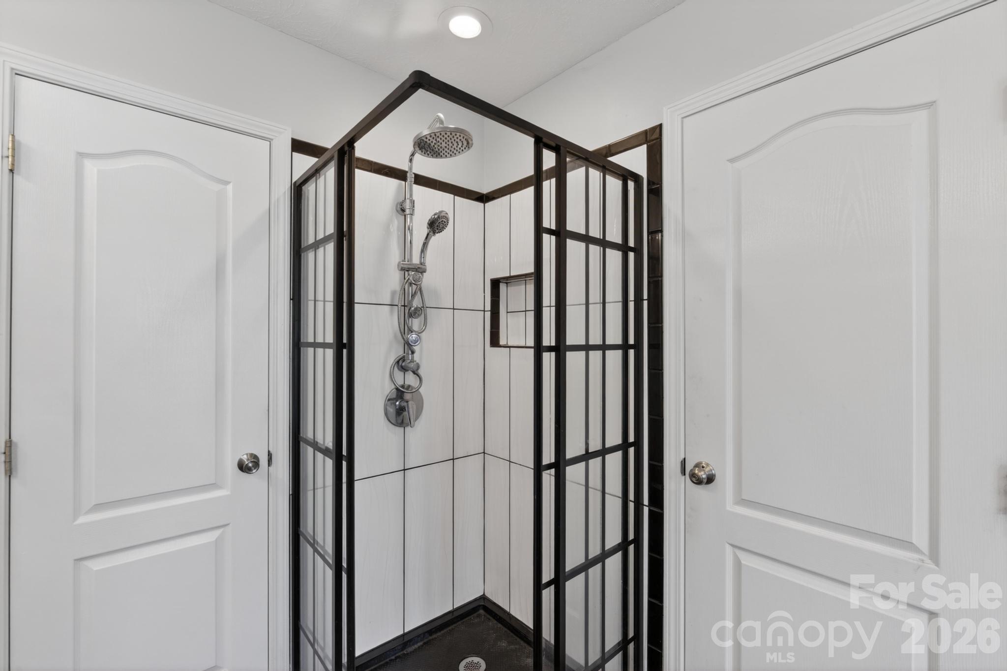 1590 Mayfair Drive — Conover