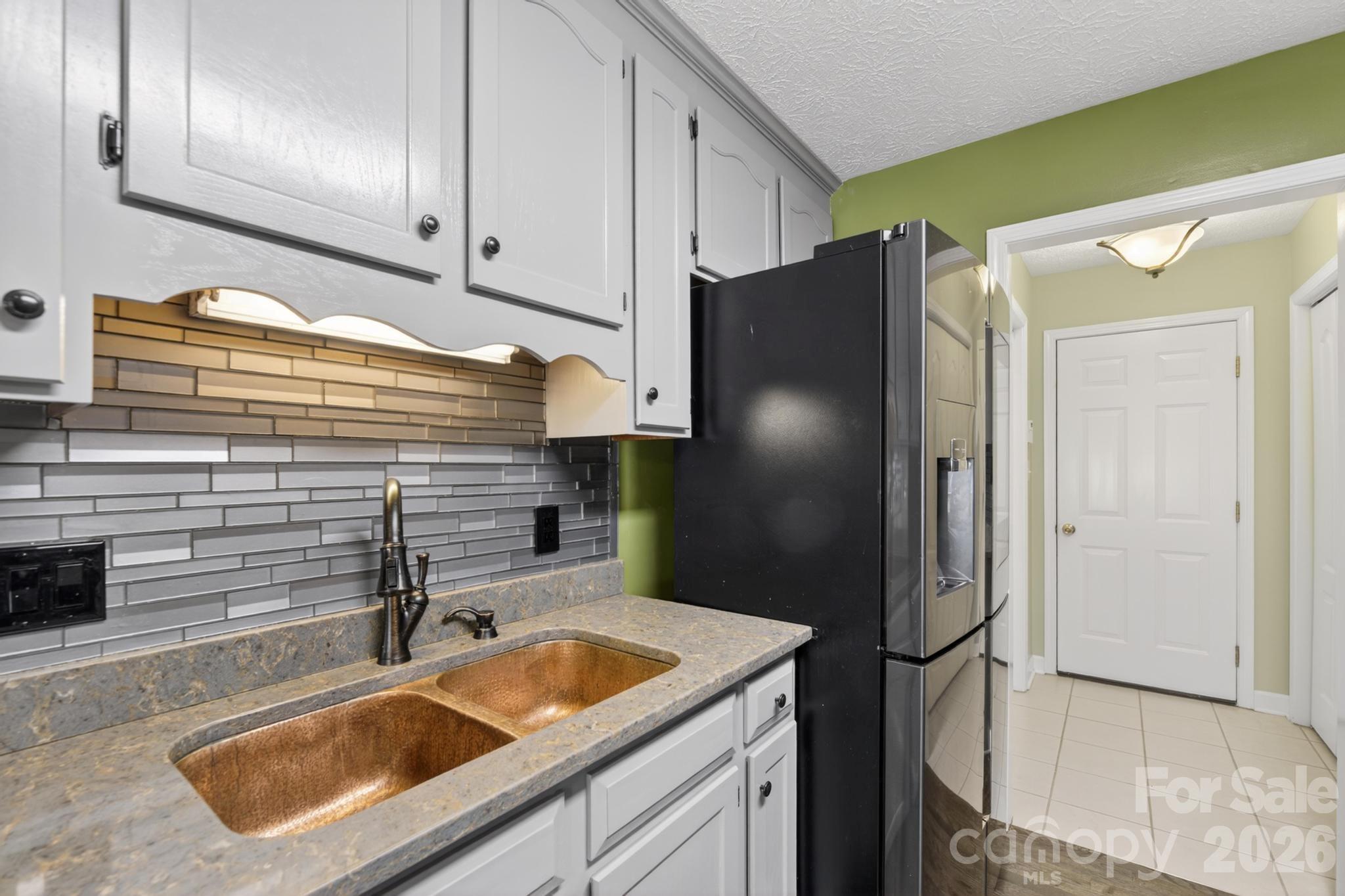 1590 Mayfair Drive — Conover