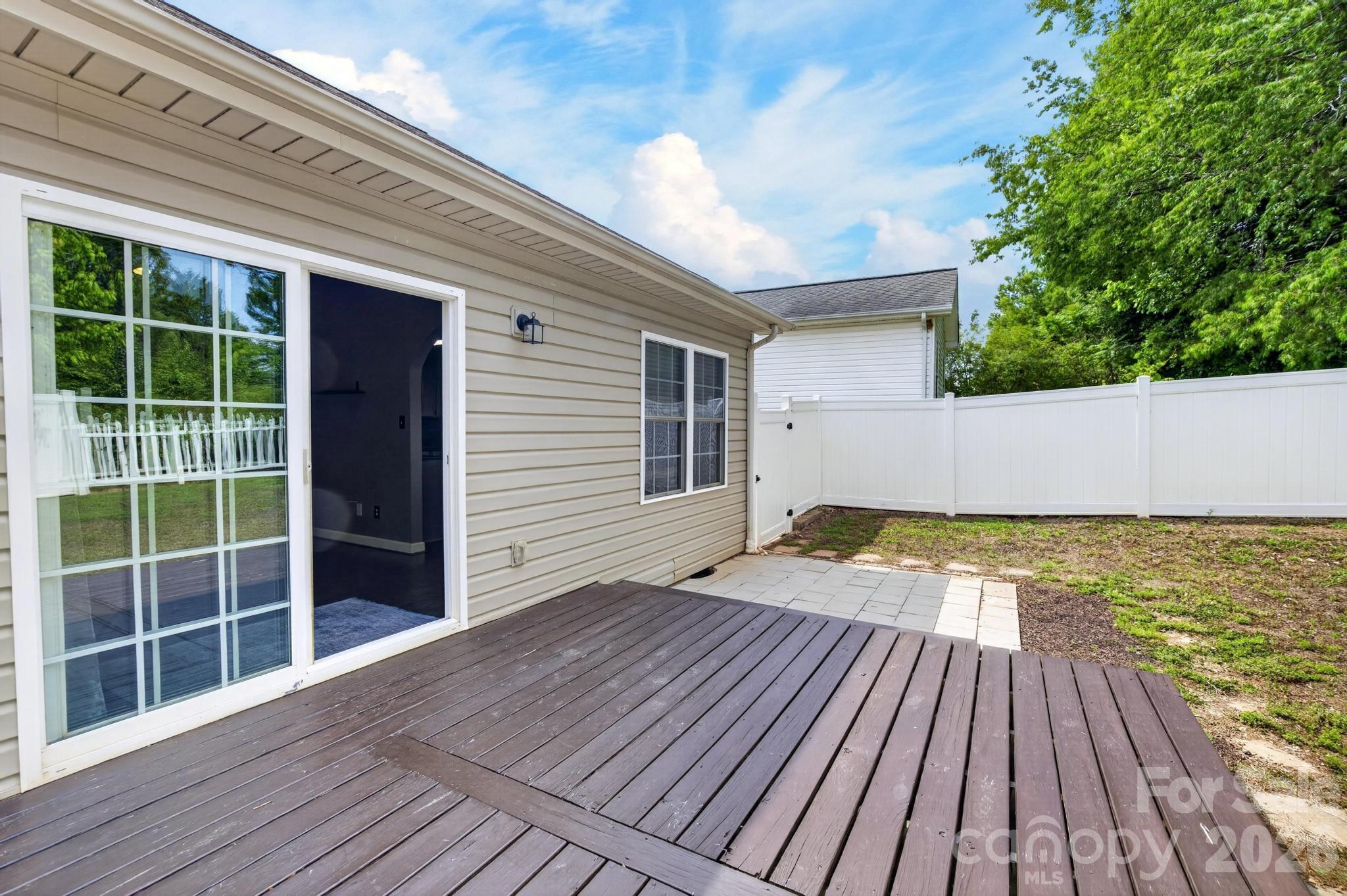 1590 Mayfair Drive — Conover