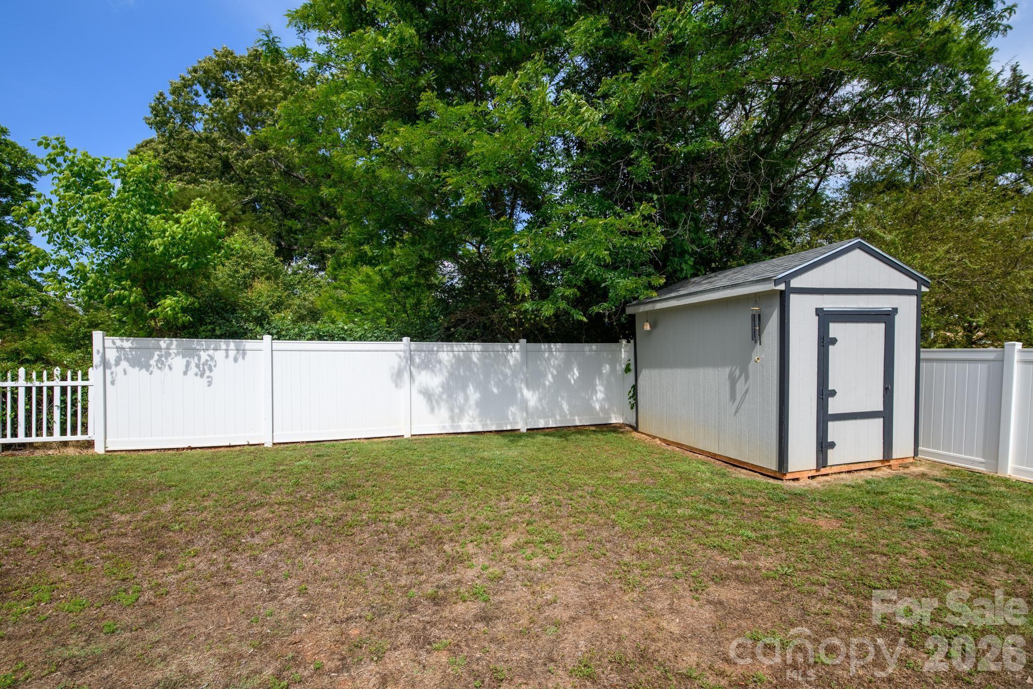 1590 Mayfair Drive — Conover