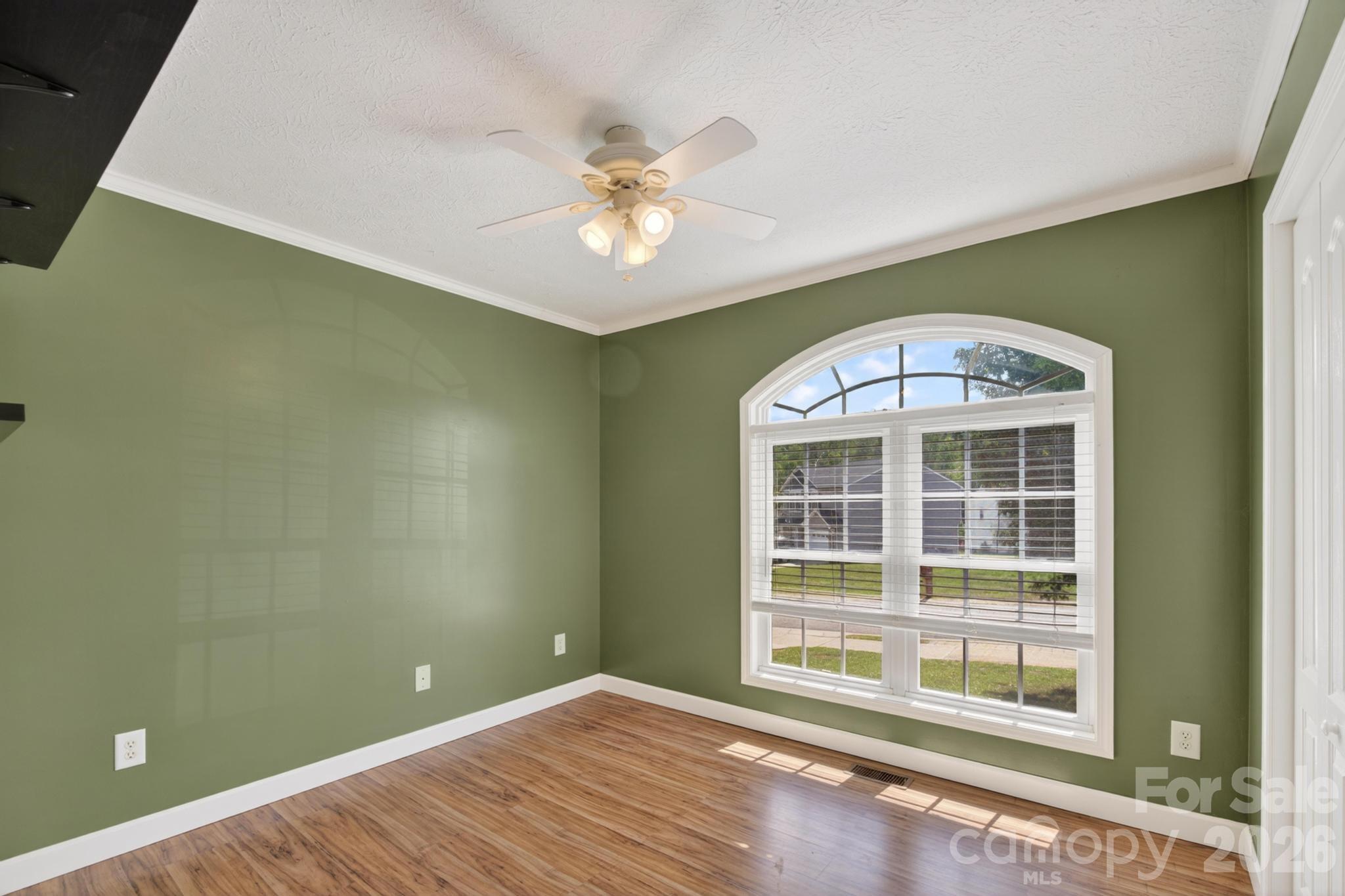 1590 Mayfair Drive — Conover