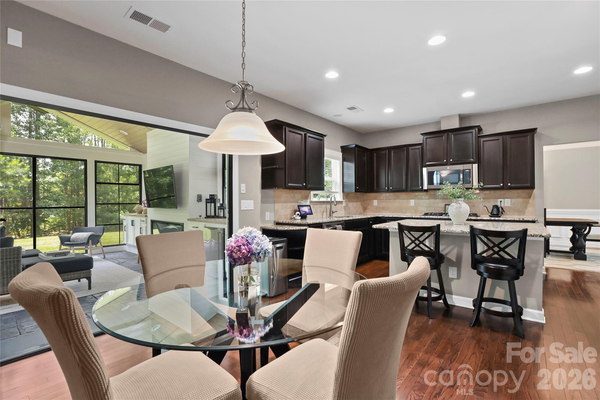 2412 Hamlet Court — Matthews