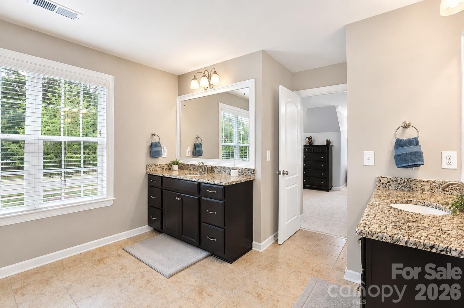 2412 Hamlet Court — Matthews