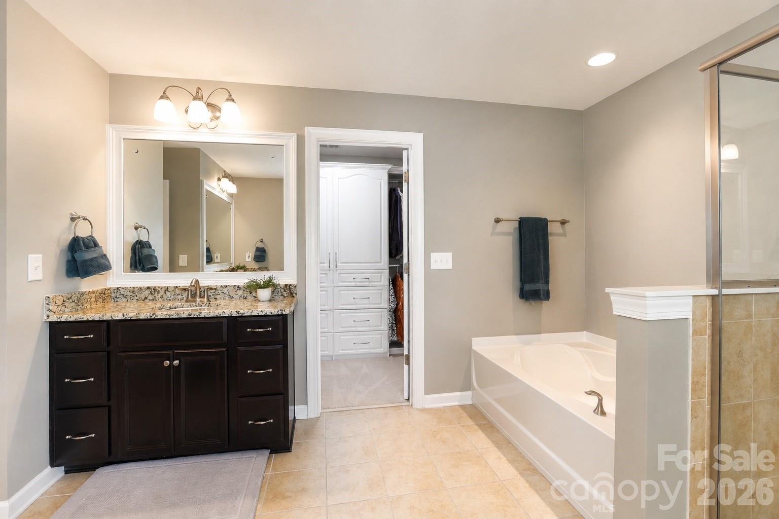 2412 Hamlet Court — Matthews