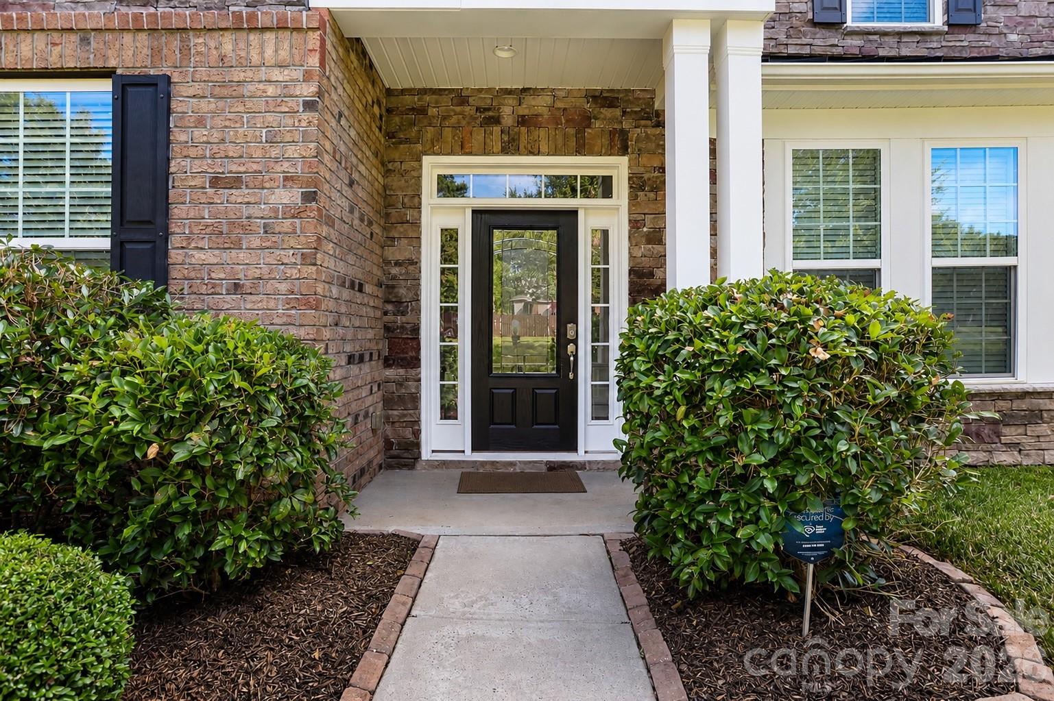 2412 Hamlet Court — Matthews