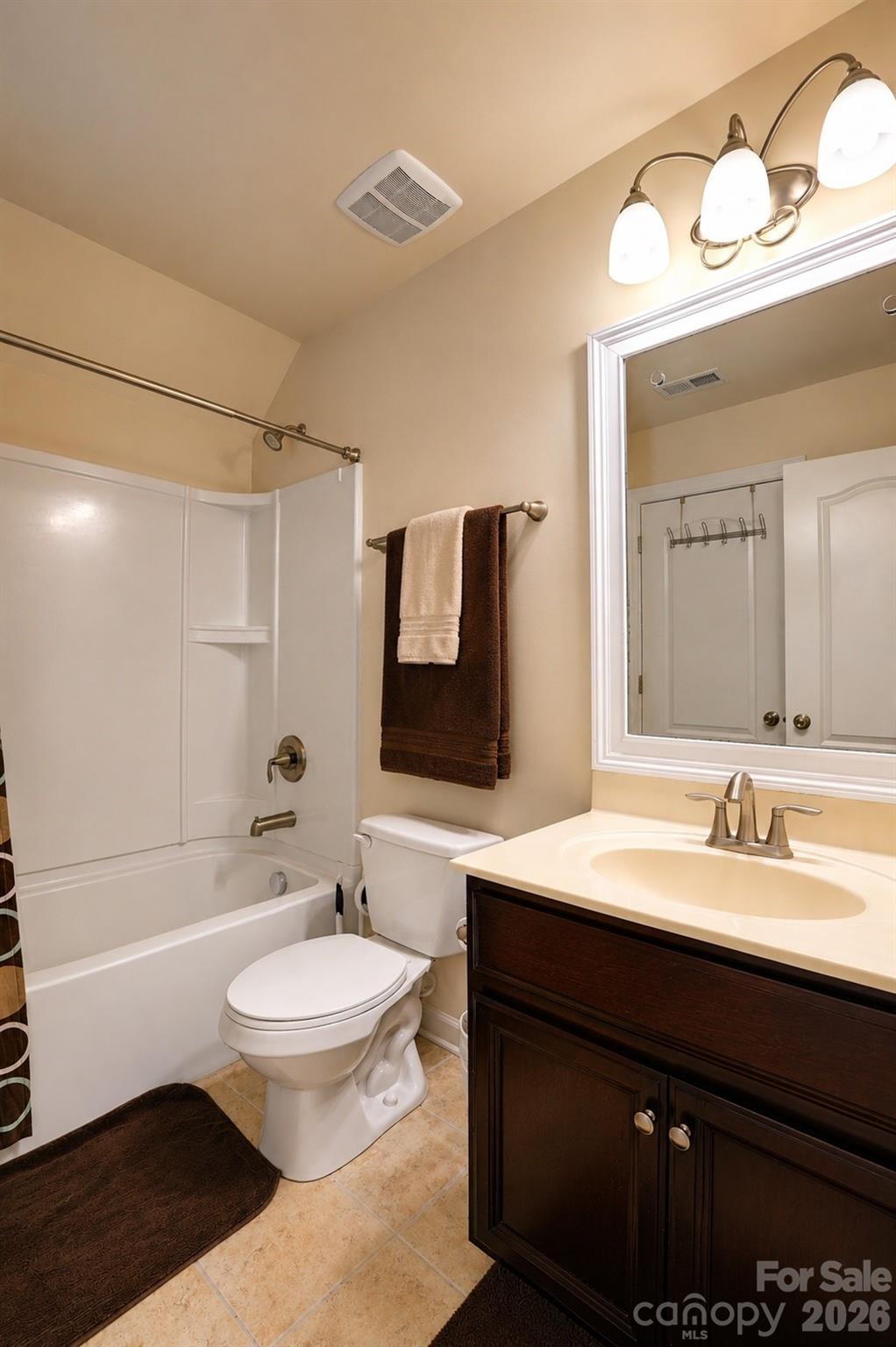 2412 Hamlet Court — Matthews