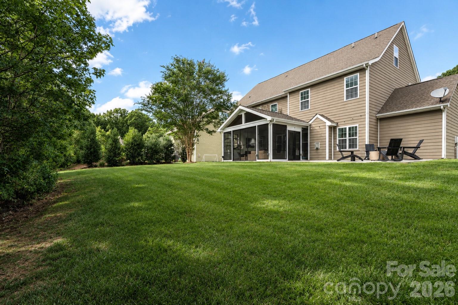 2412 Hamlet Court — Matthews