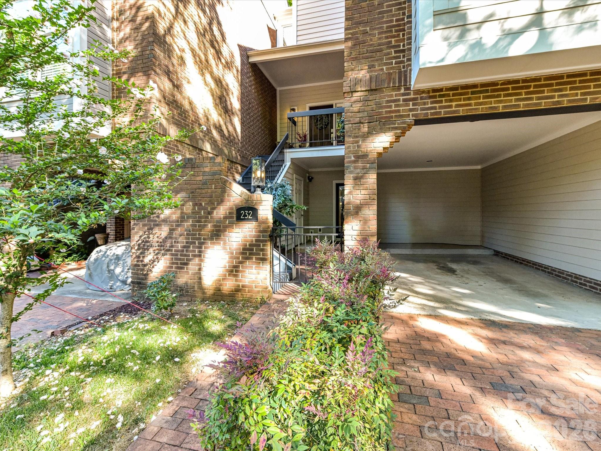 232 S Clarkson Street — Charlotte