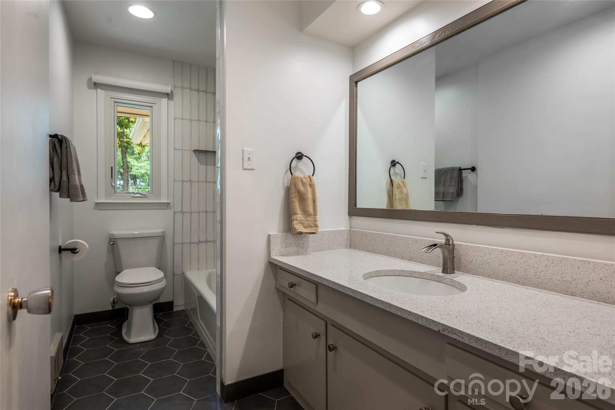 24 Amherst Road — Biltmore Forest