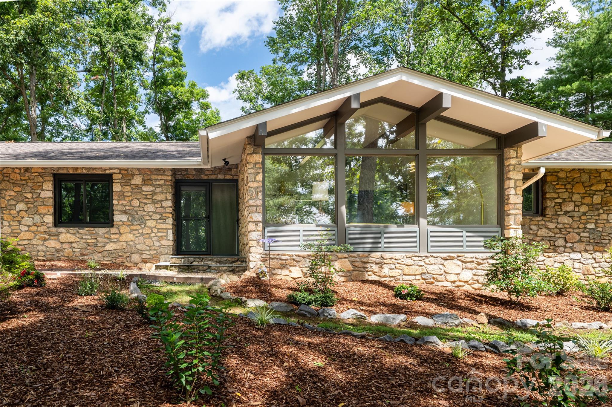 24 Amherst Road — Biltmore Forest