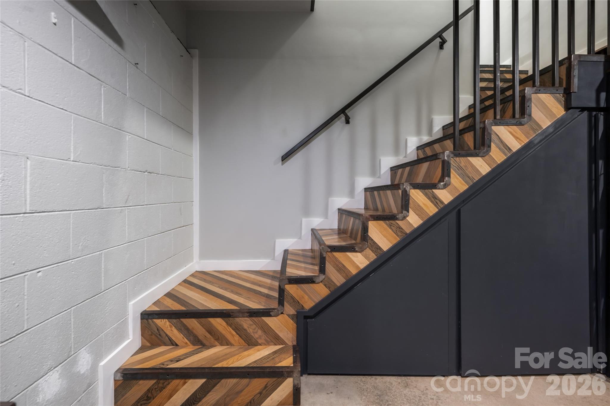 24 Amherst Road — Biltmore Forest