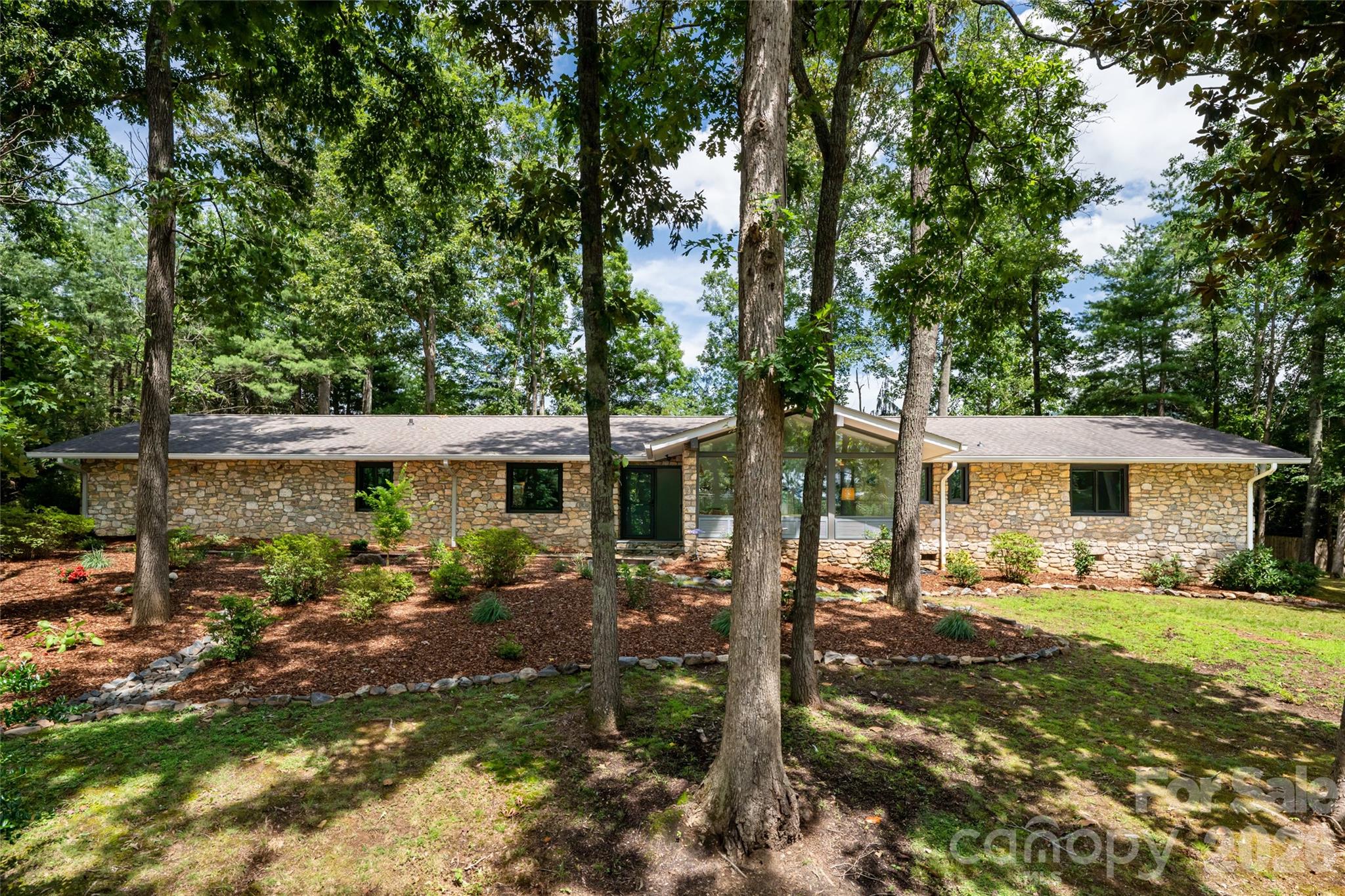 24 Amherst Road — Biltmore Forest