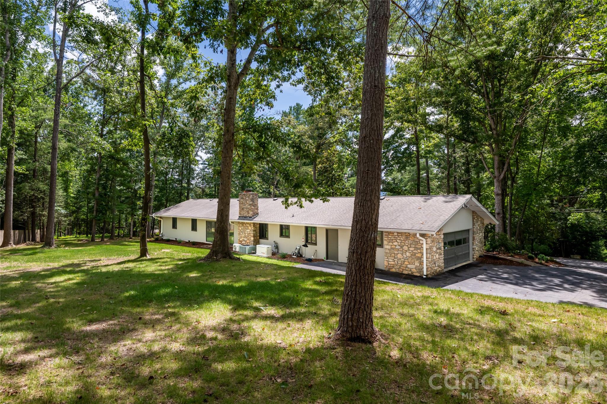 24 Amherst Road — Biltmore Forest