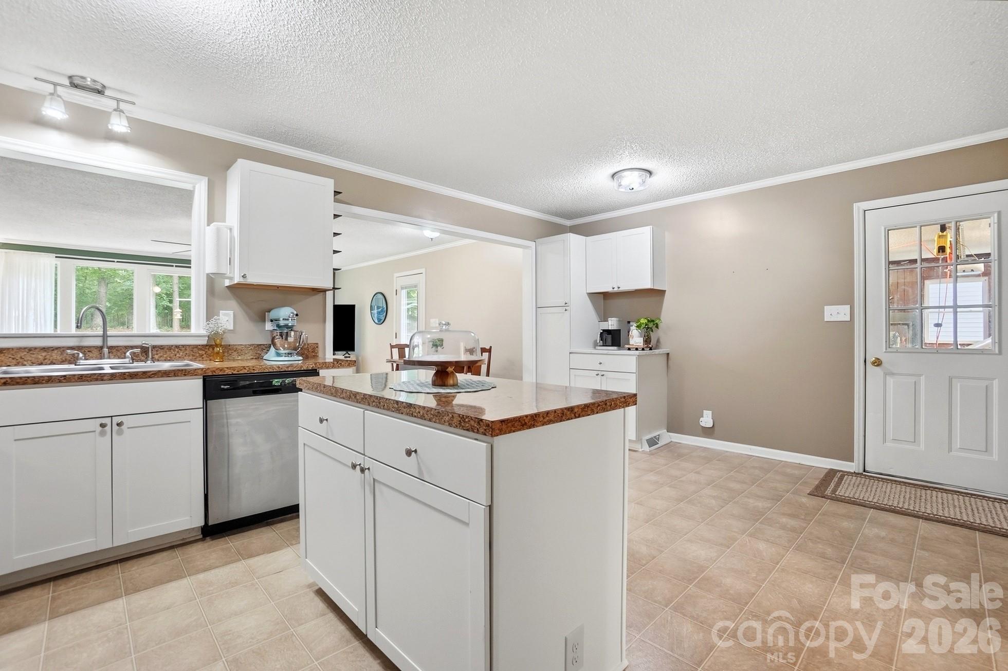 5542 Randolph Road — Kannapolis
