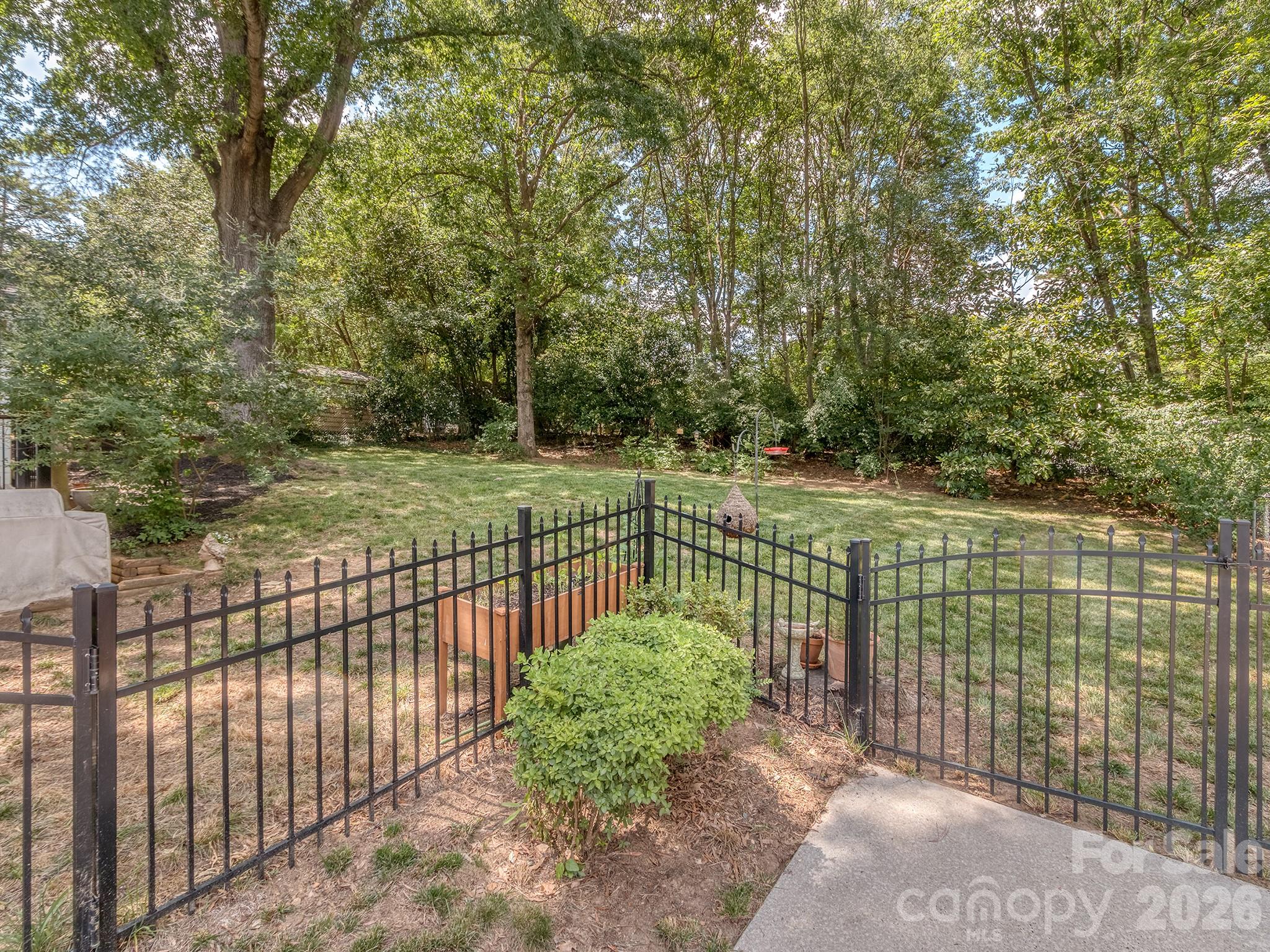 6817 Ronda Avenue — Charlotte