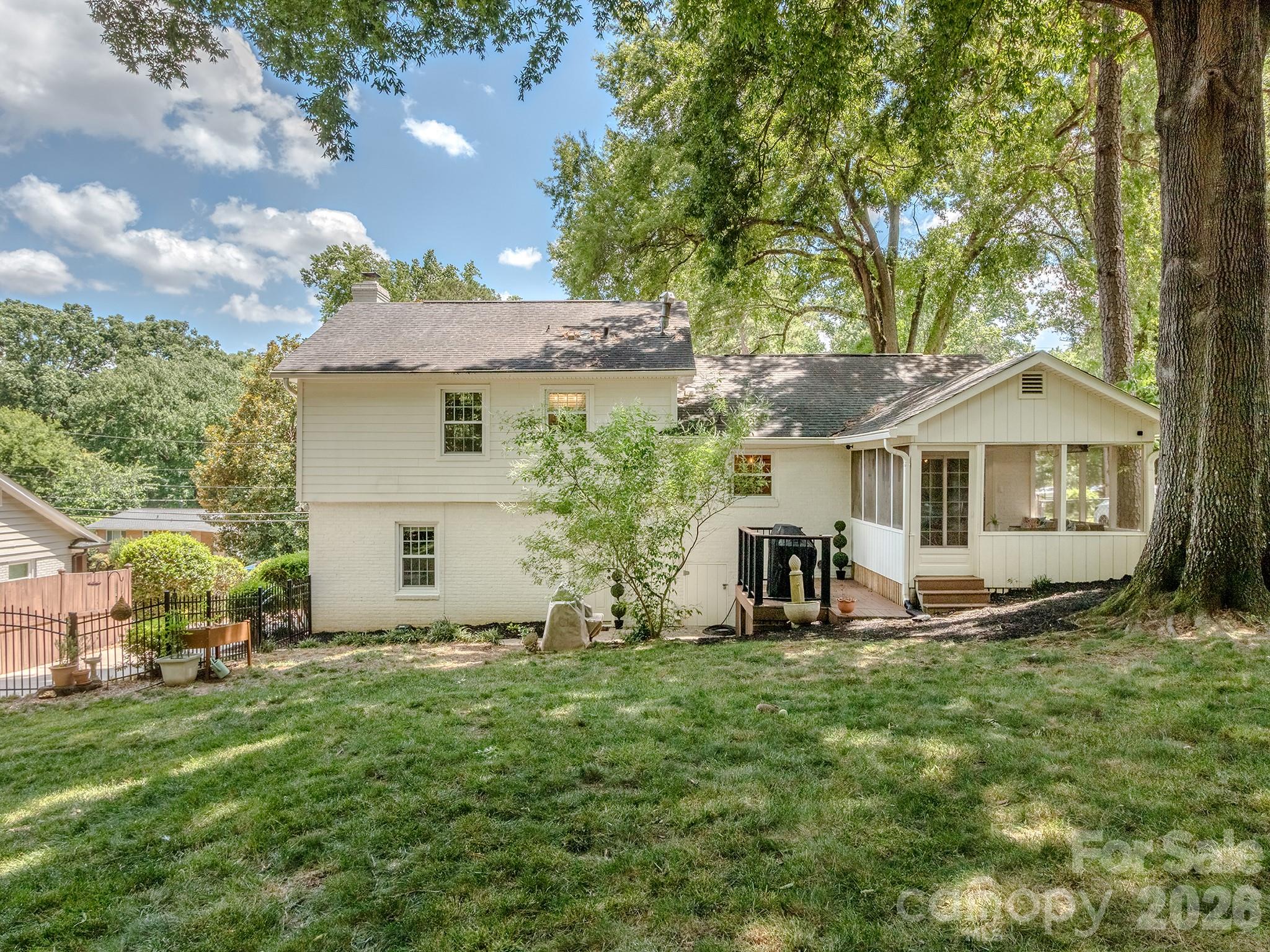 6817 Ronda Avenue — Charlotte