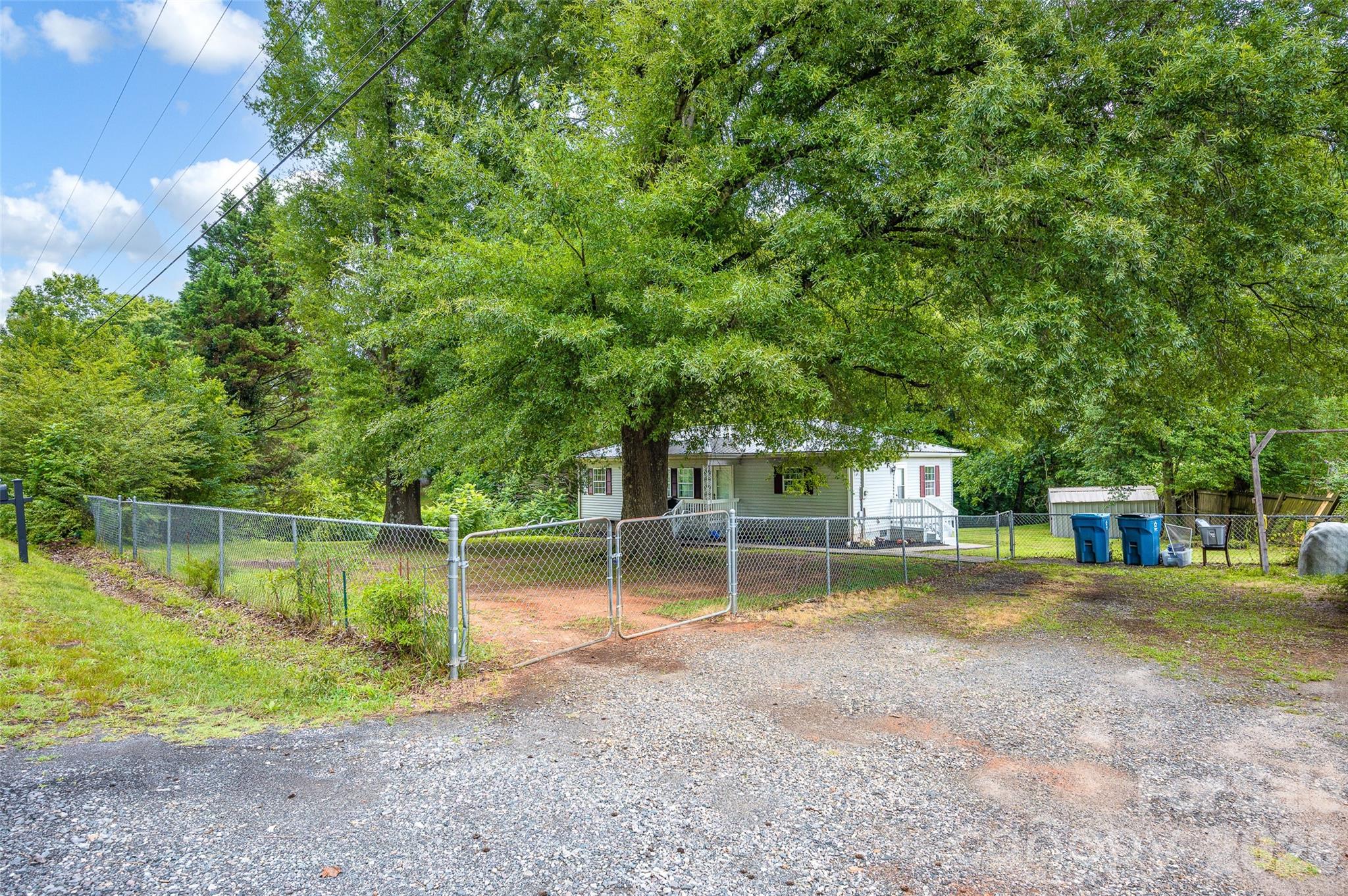 4507 US Highway 64 Highway W — Mocksville
