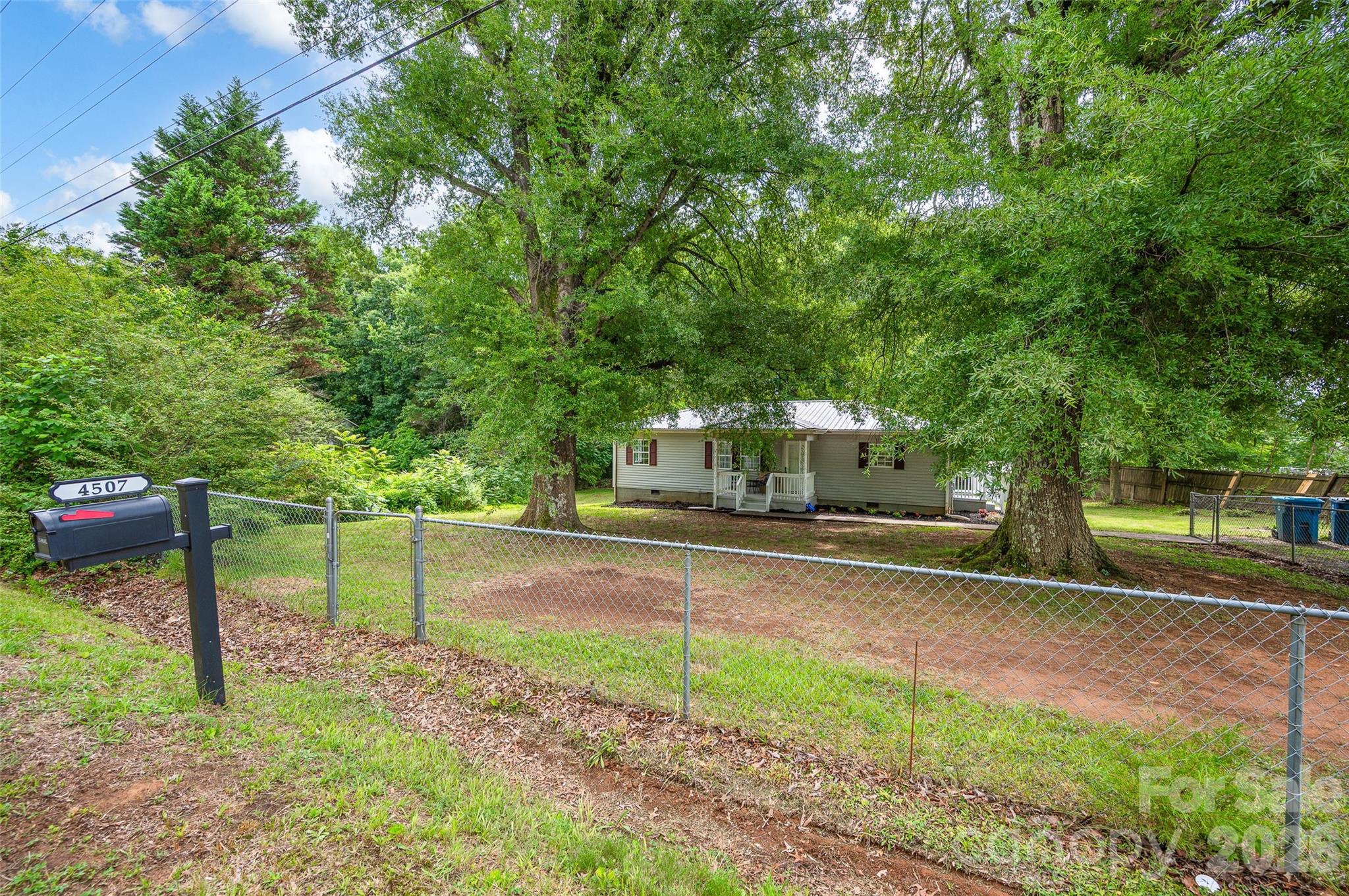 4507 US Highway 64 Highway W — Mocksville