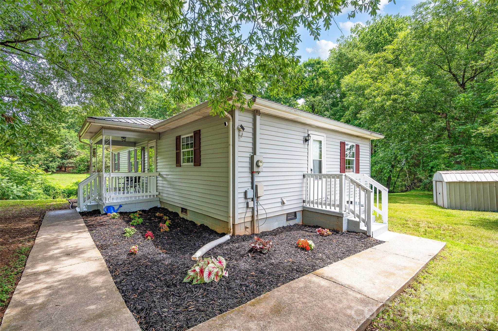 4507 US Highway 64 Highway W — Mocksville