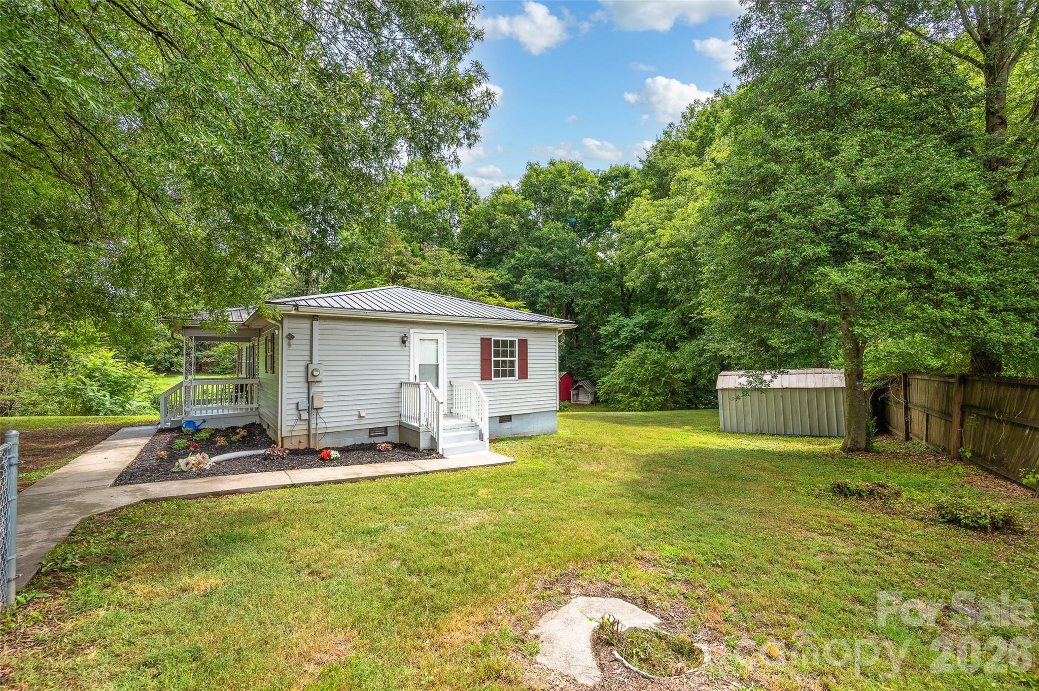 4507 US Highway 64 Highway W — Mocksville