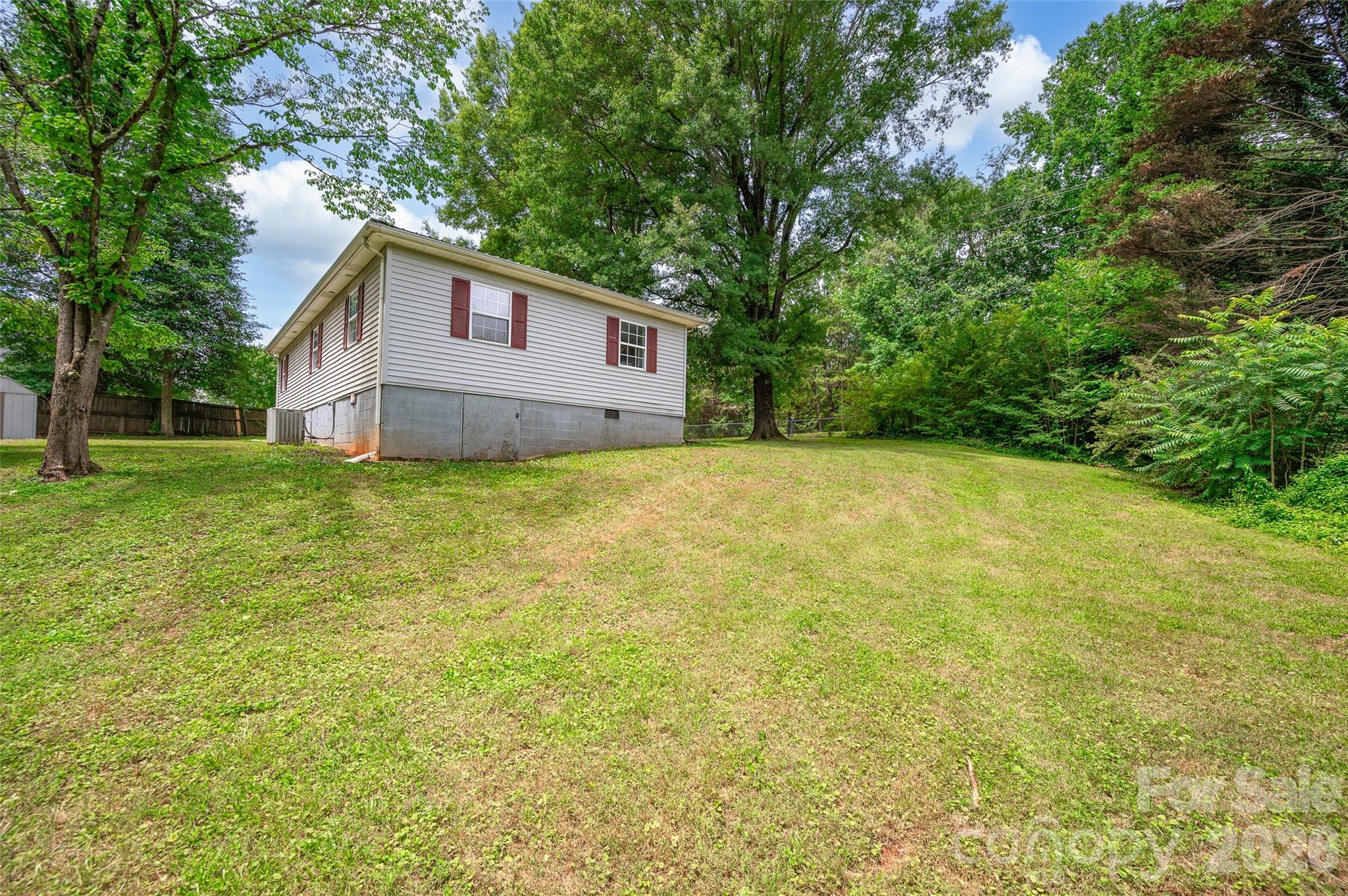 4507 US Highway 64 Highway W — Mocksville