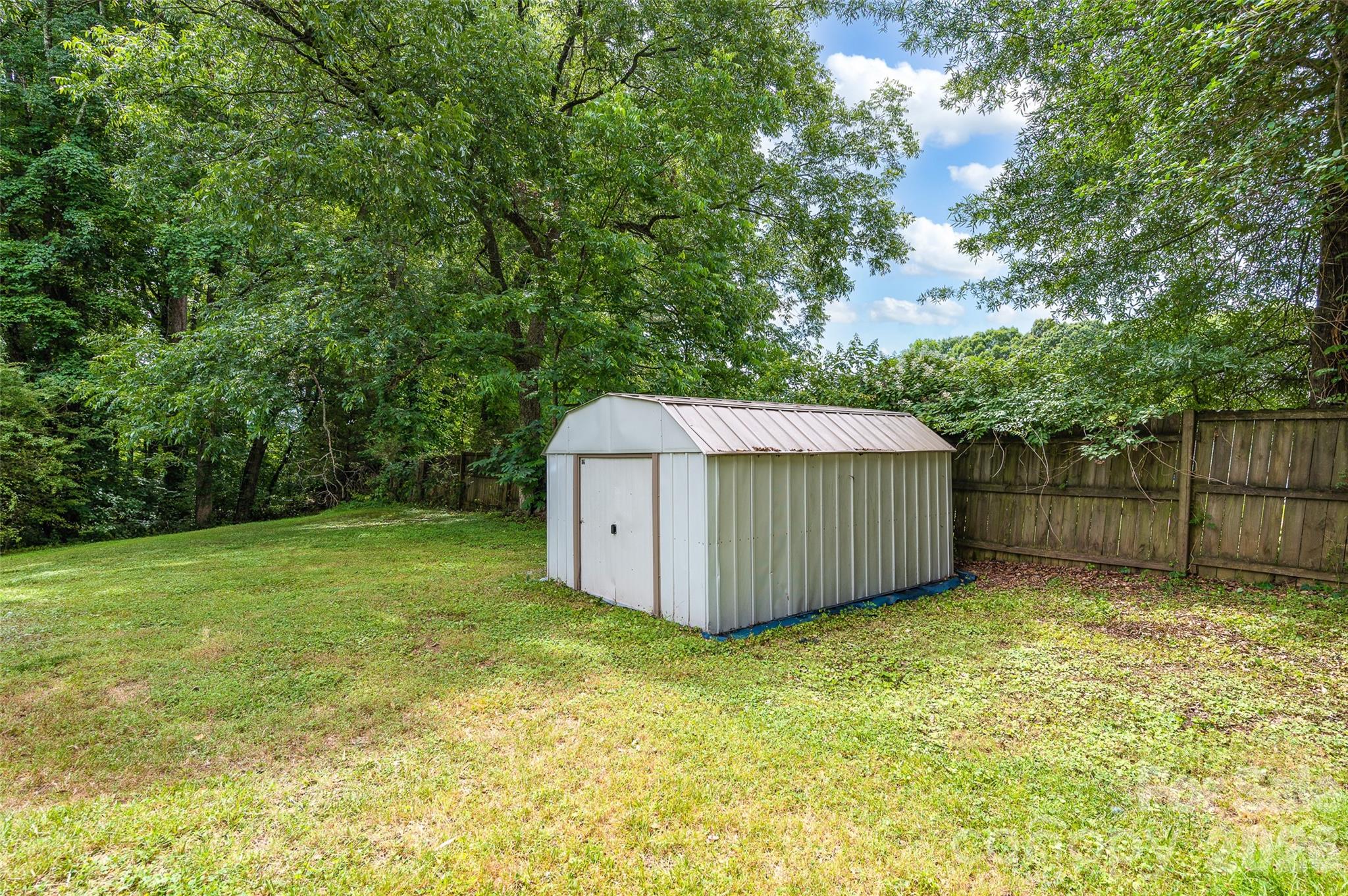 4507 US Highway 64 Highway W — Mocksville