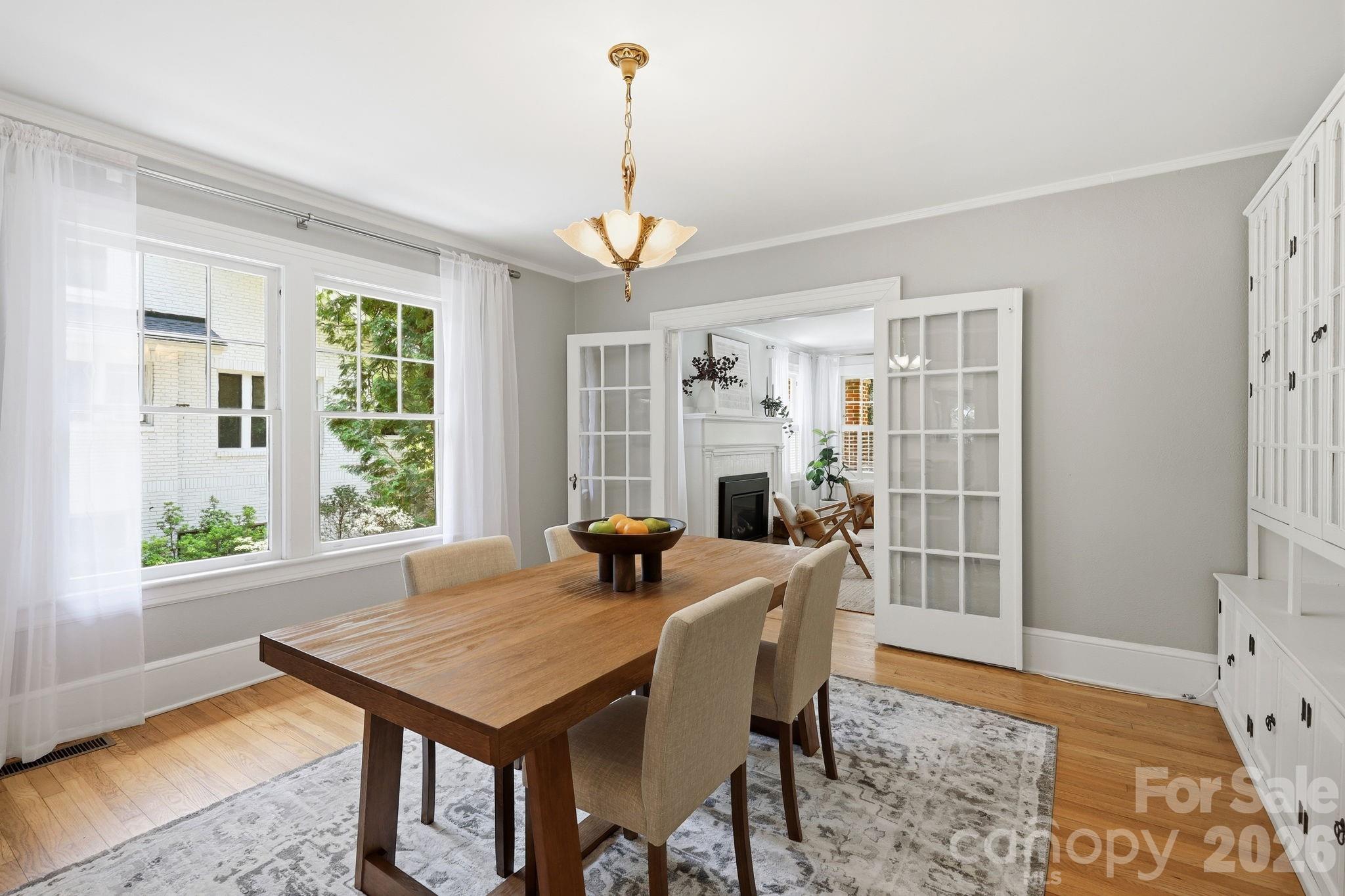 23 Warwick Place — Asheville
