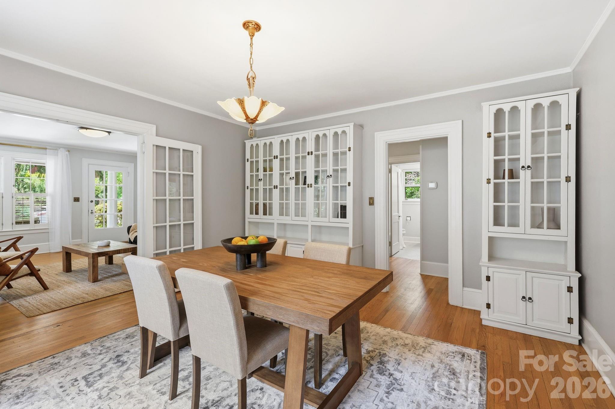 23 Warwick Place — Asheville