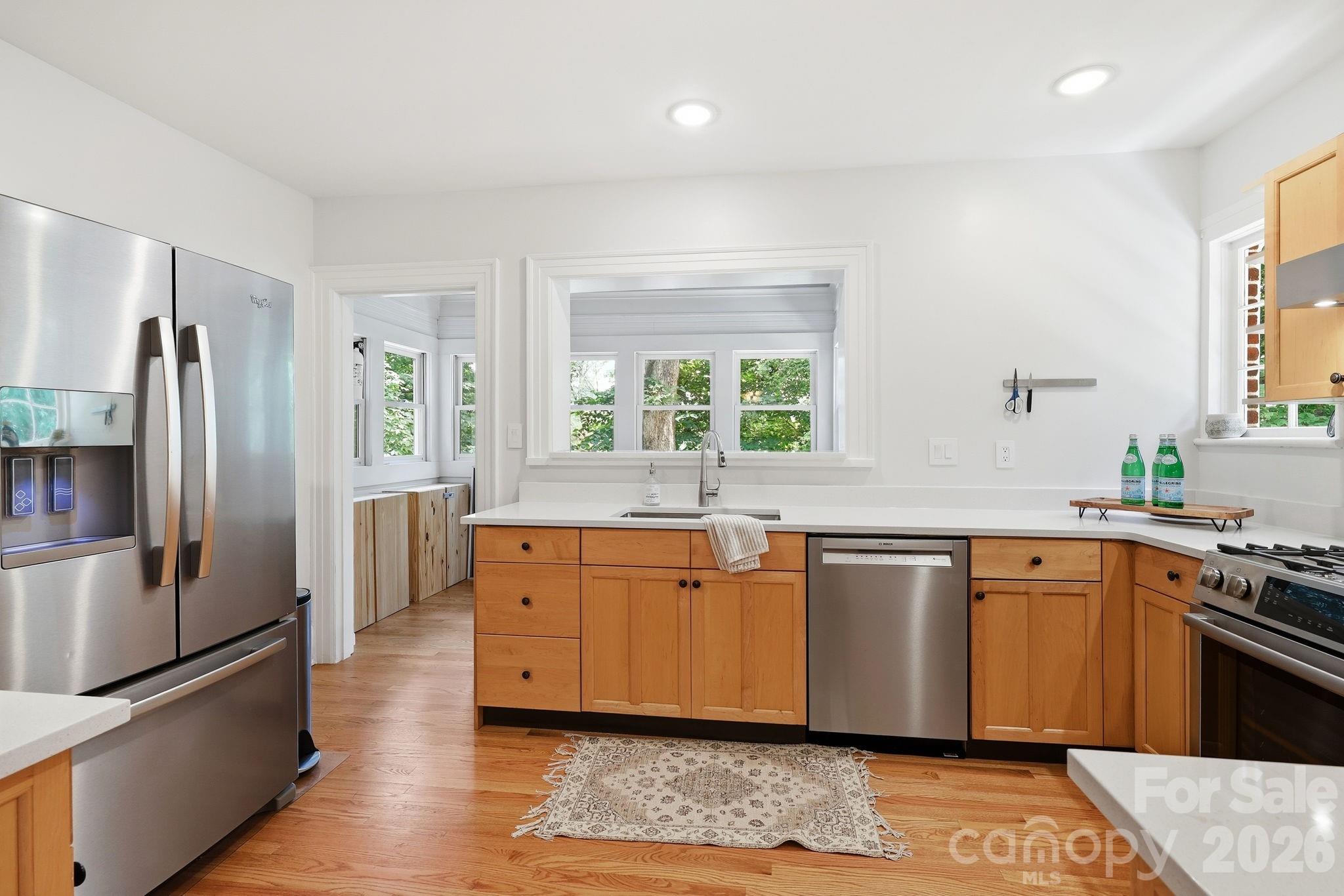 23 Warwick Place — Asheville